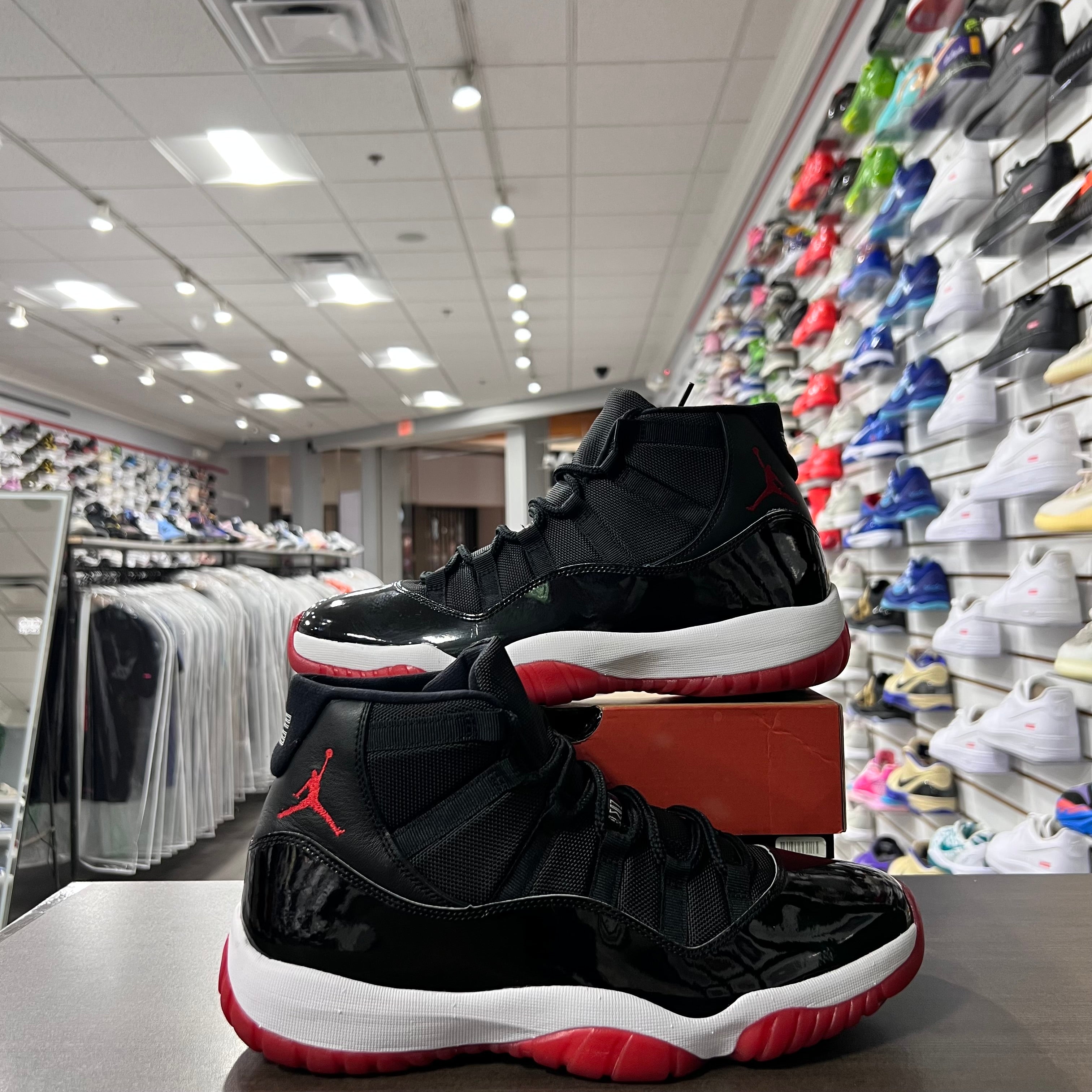 Jordan Retro 11 Mens Bred (2019)(Lightly Worn)