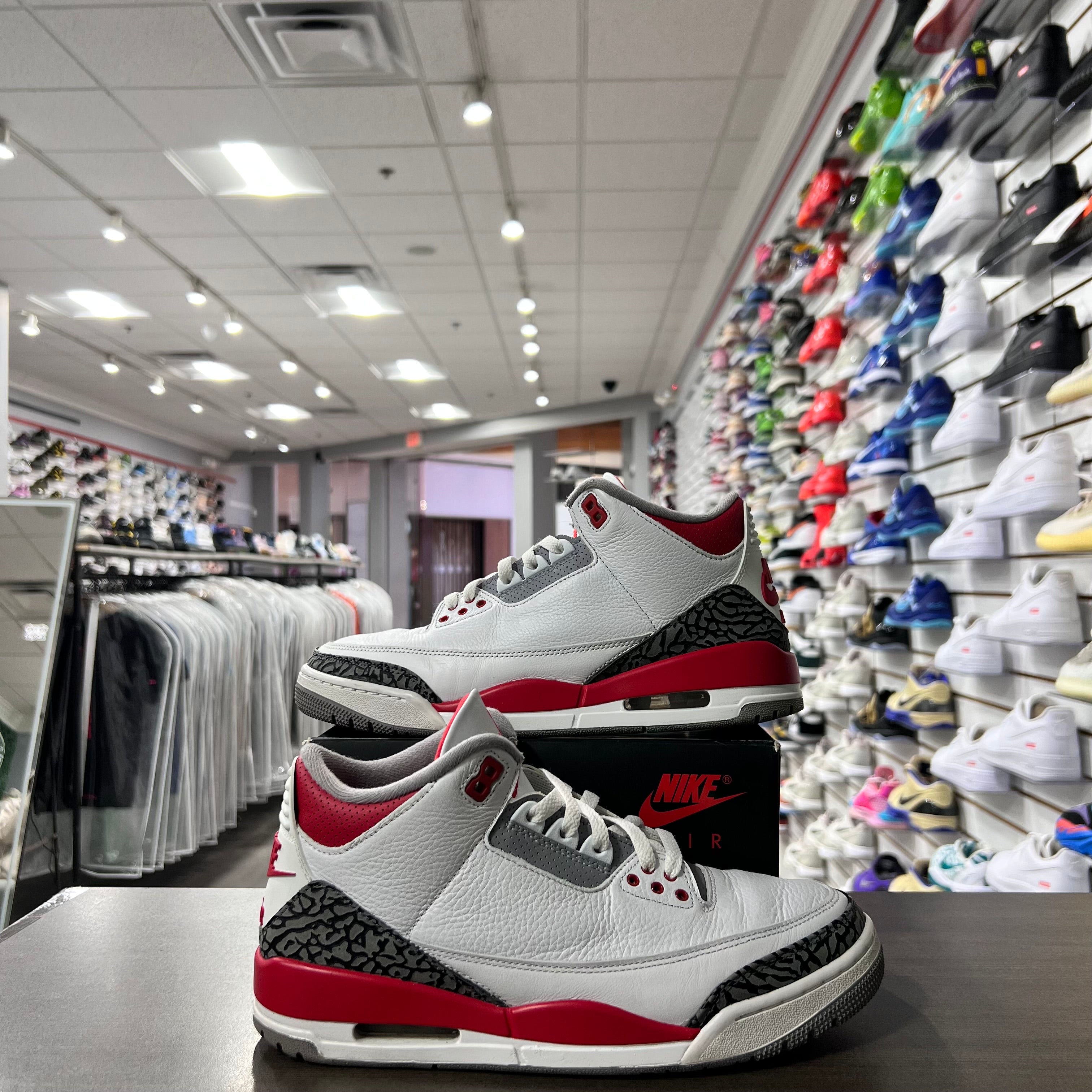 Jordan Retro 3 Mens Fire Red (Lightly Worn)