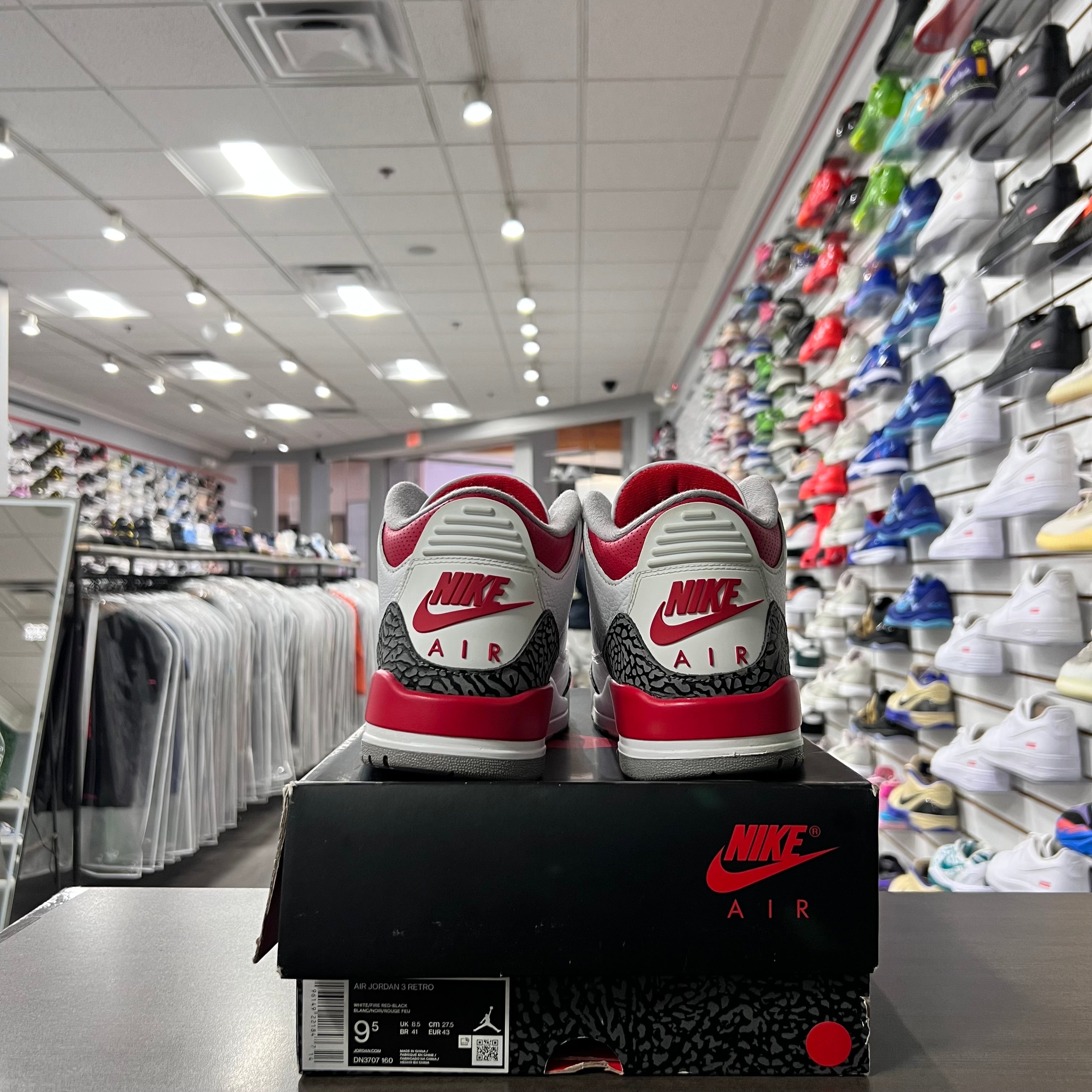 Jordan Retro 3 Mens Fire Red (Lightly Worn)