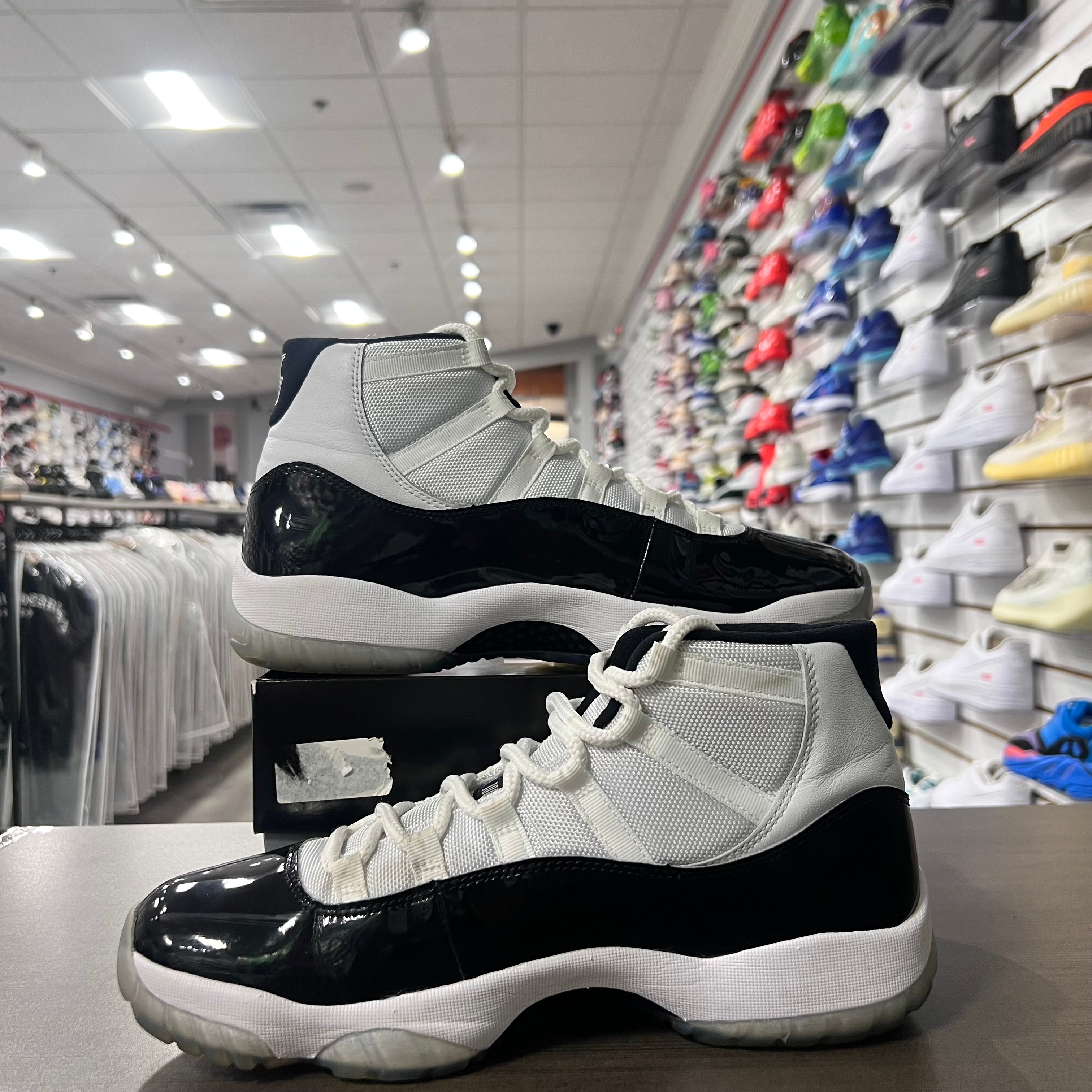 Jordan Retro 11 Mens Concord (Lightly Worn)