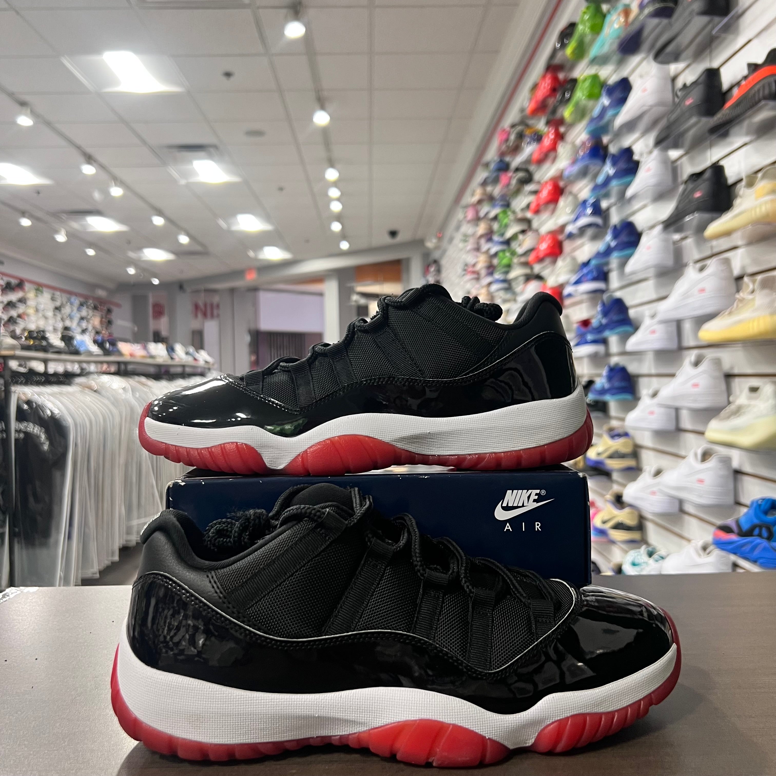 Jordan Retro 11 Low Mens Bred (2025)(Lightly Worn + Replacement Box)