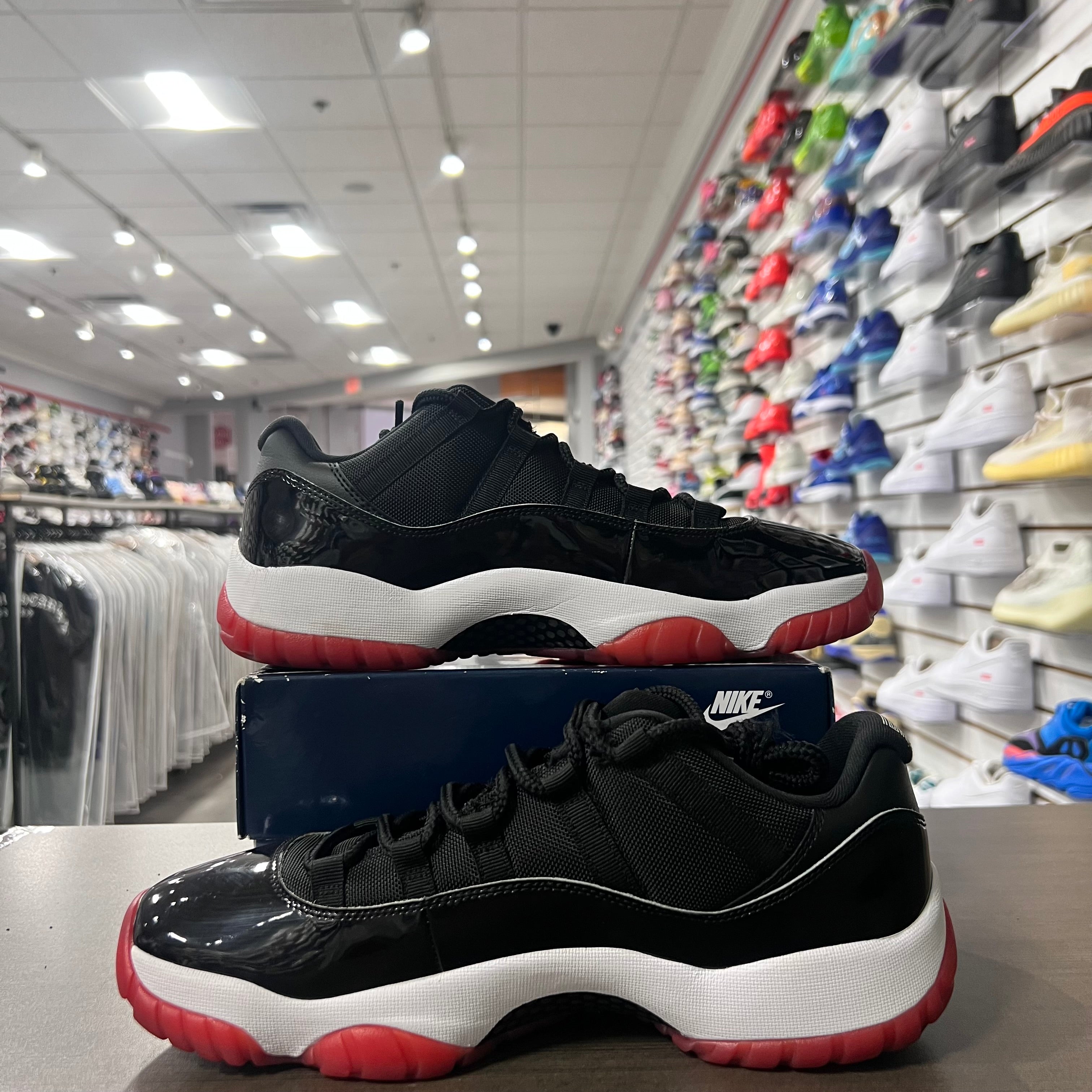 Jordan Retro 11 Low Mens Bred (2025)(Lightly Worn + Replacement Box)