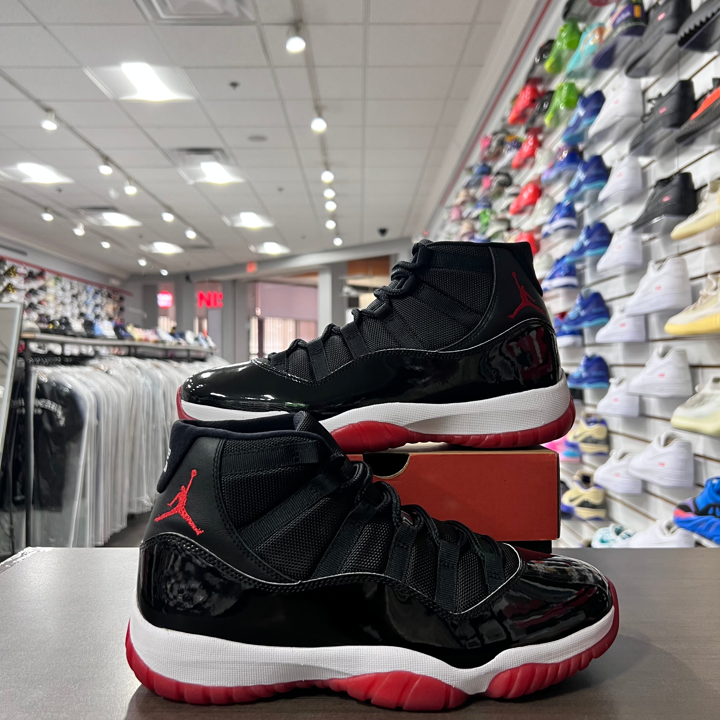 Jordan Retro 11 Mens Bred (2019)(Lightly Worn)