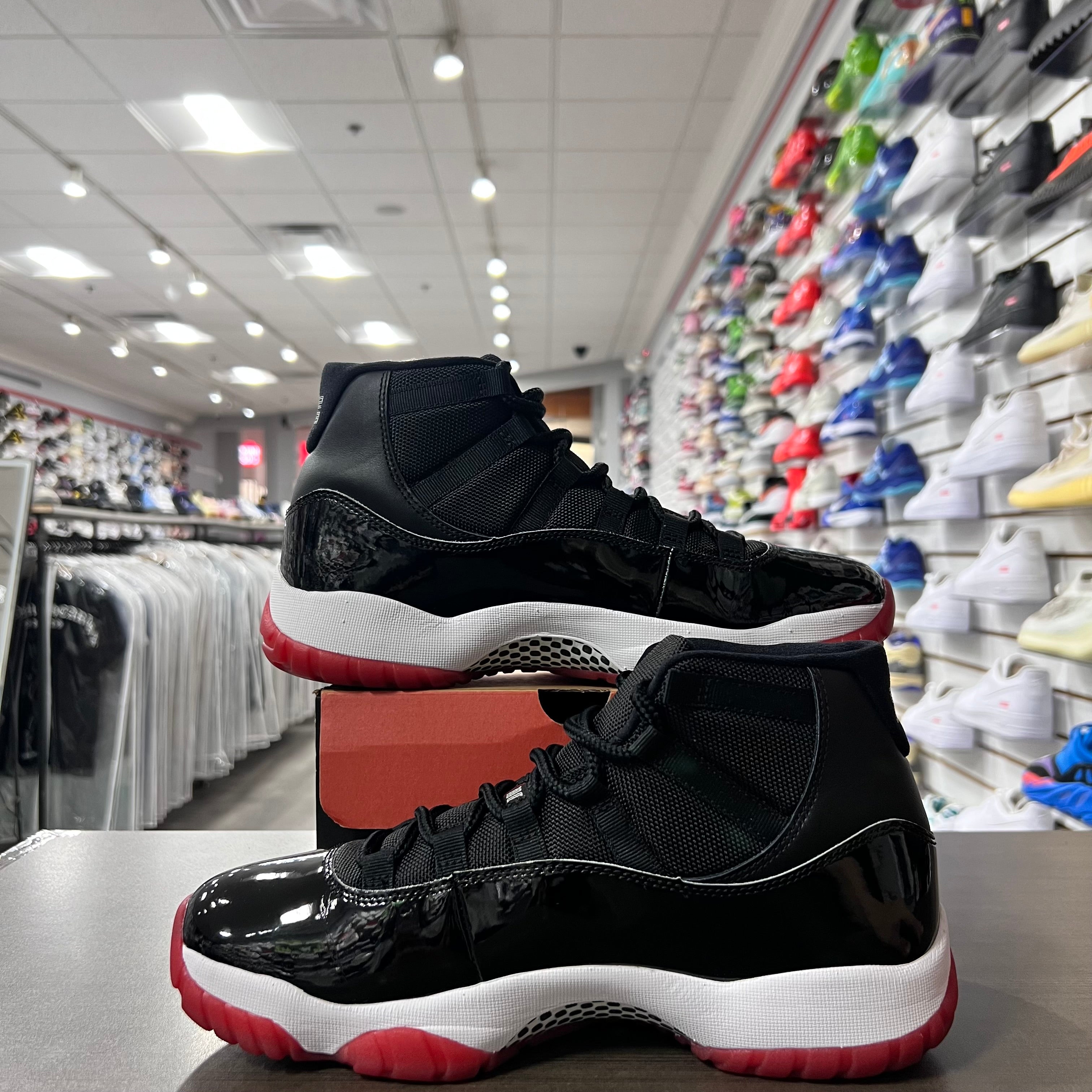 Jordan Retro 11 Mens Bred (2019)(Lightly Worn)