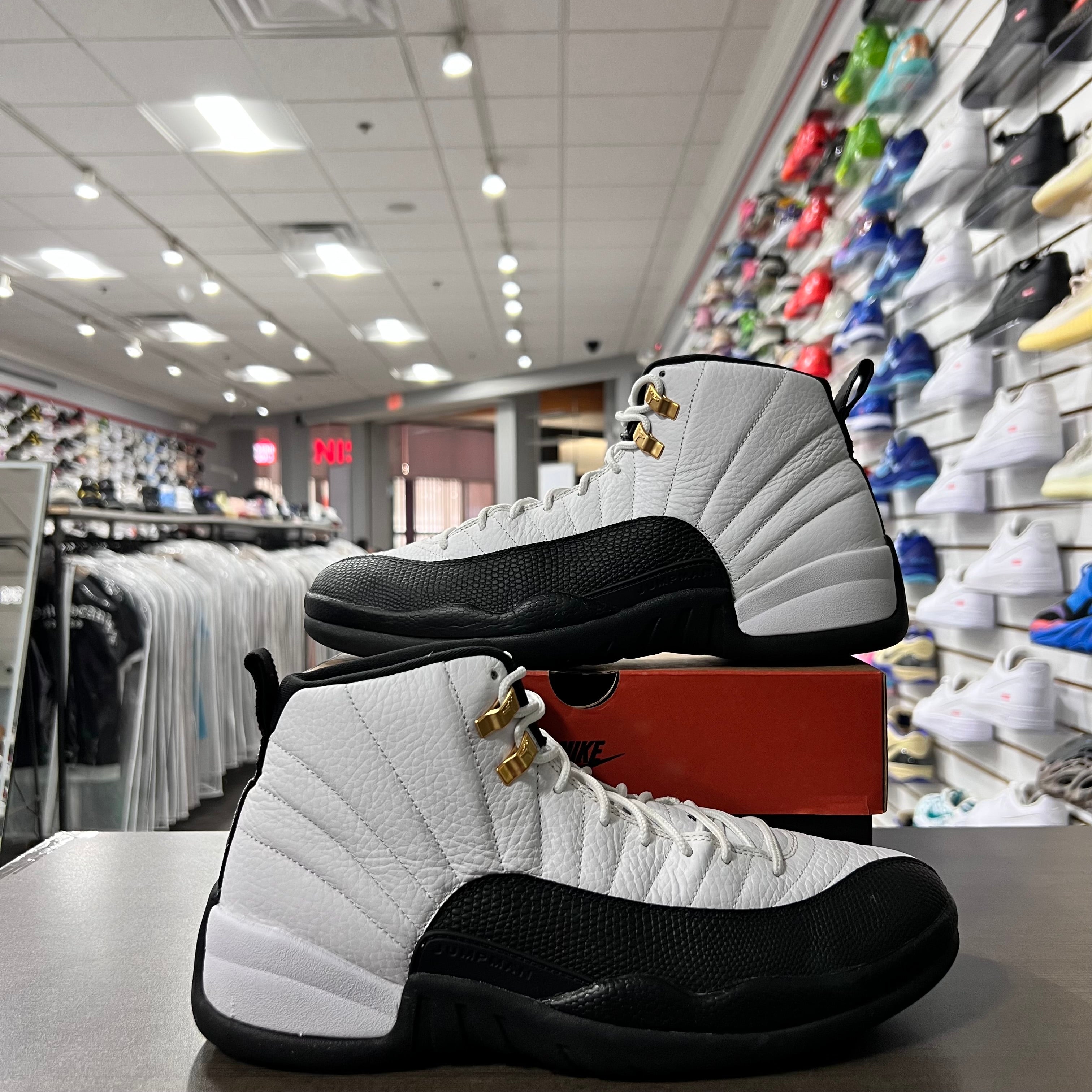 Jordan Retro 12 Mens Taxi (2025)(Lightly Worn)