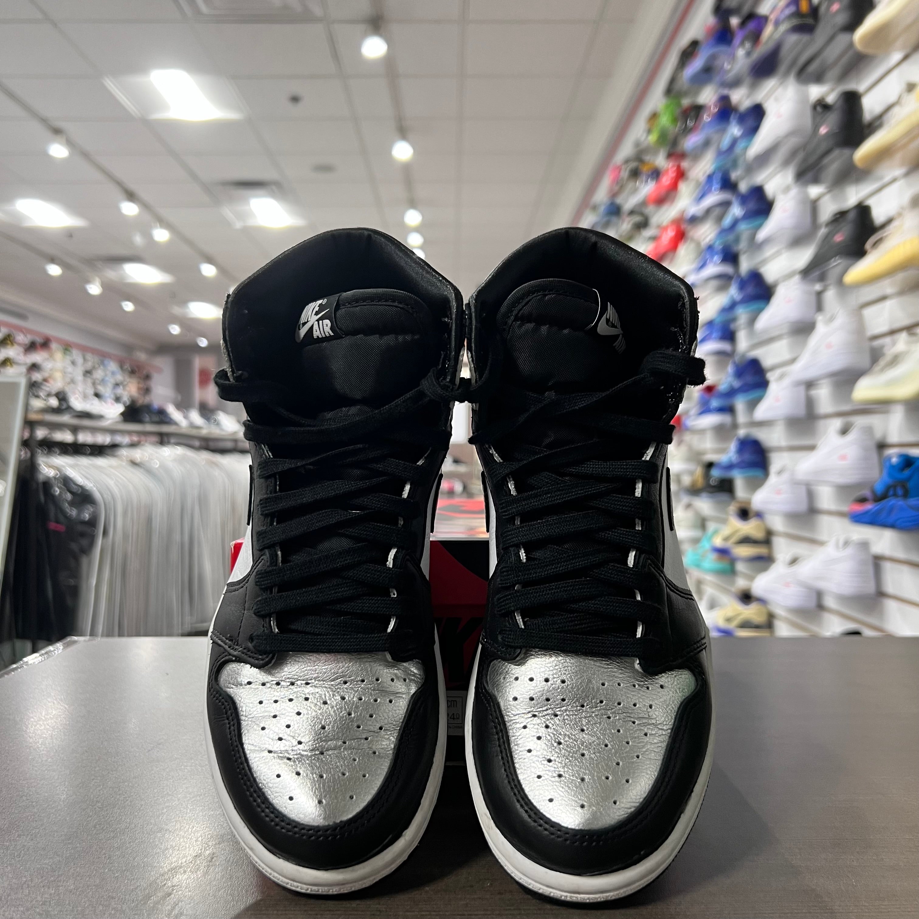 Jordan Retro 1 High Og Womens Silver Toe (Lighlty Worn)