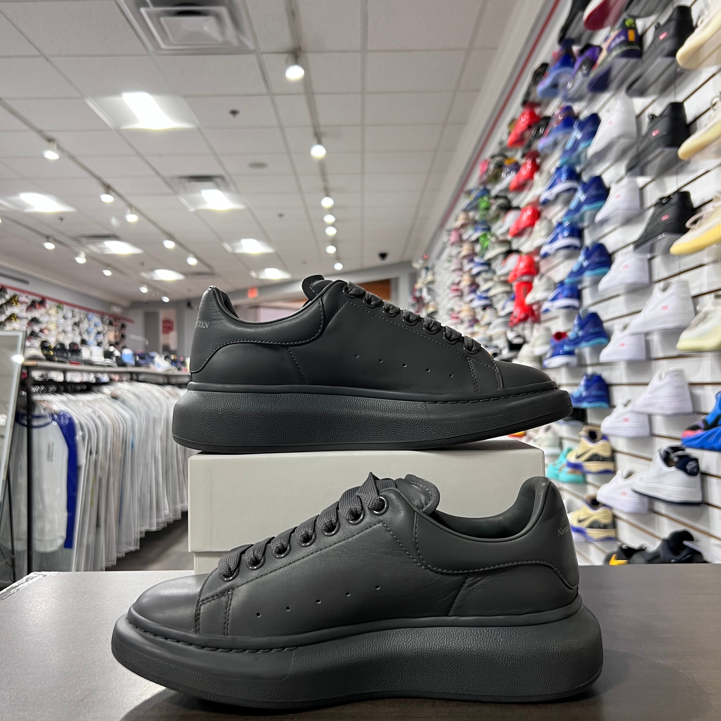 Alexander Mcqueen Sneaker Grey (Lightly Worn)