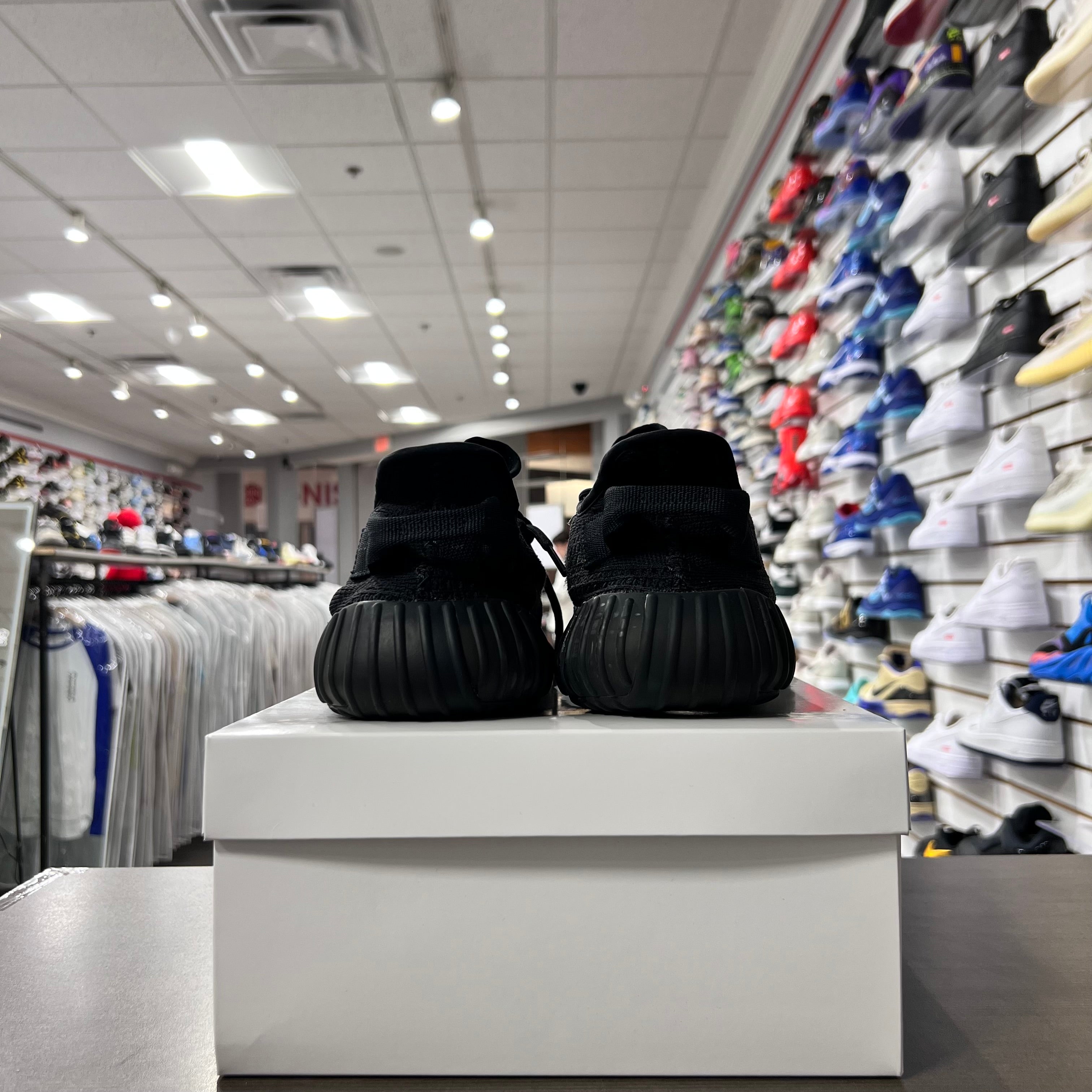 Yeezy 350 V2 Onyx (Lightly Worn + Replacement Box)