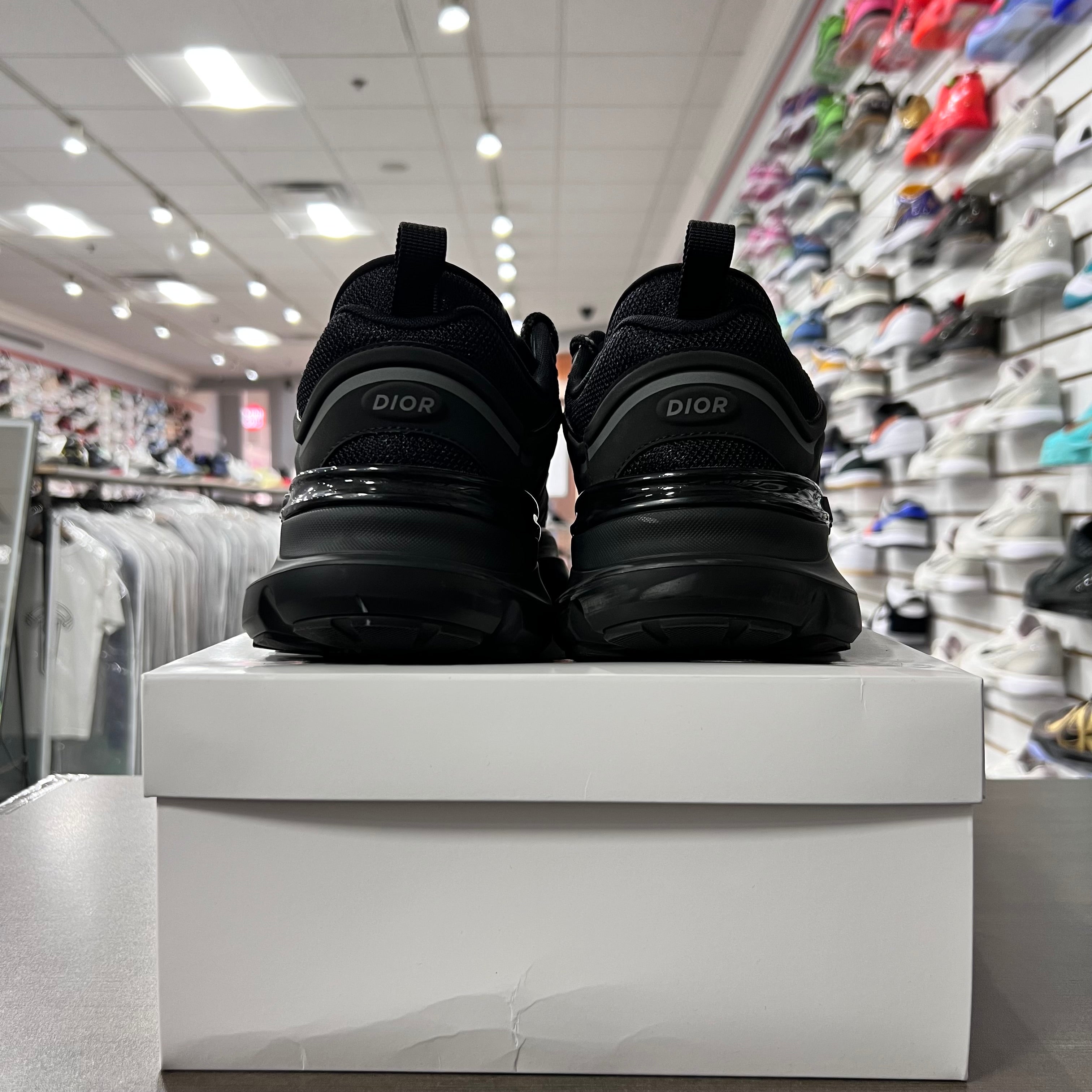 Dior B44 Black (Lightly Worn+Replacement Box)