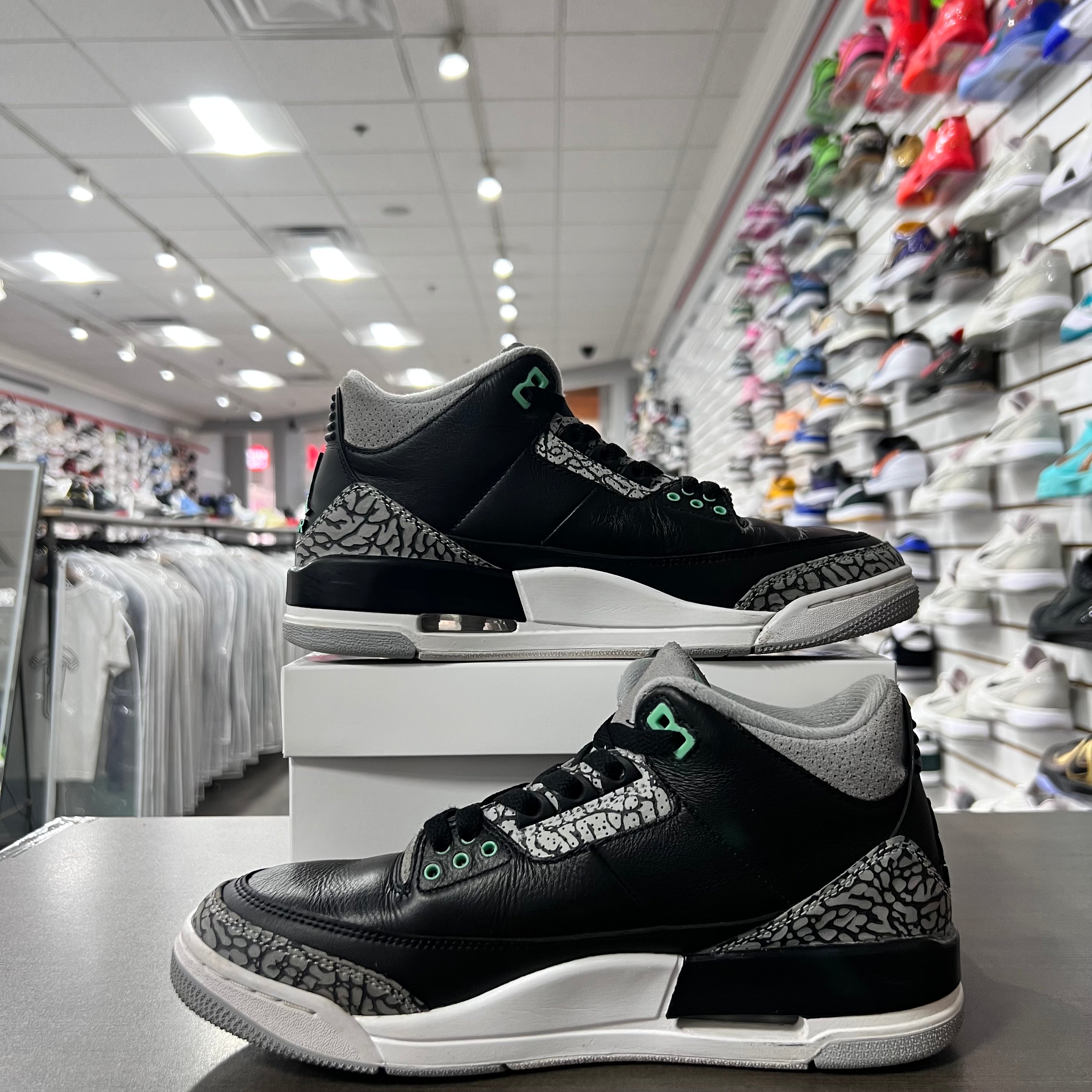 Jordan Retro 3 Mens Green Glow (Lightly Worn+Replacement Box)