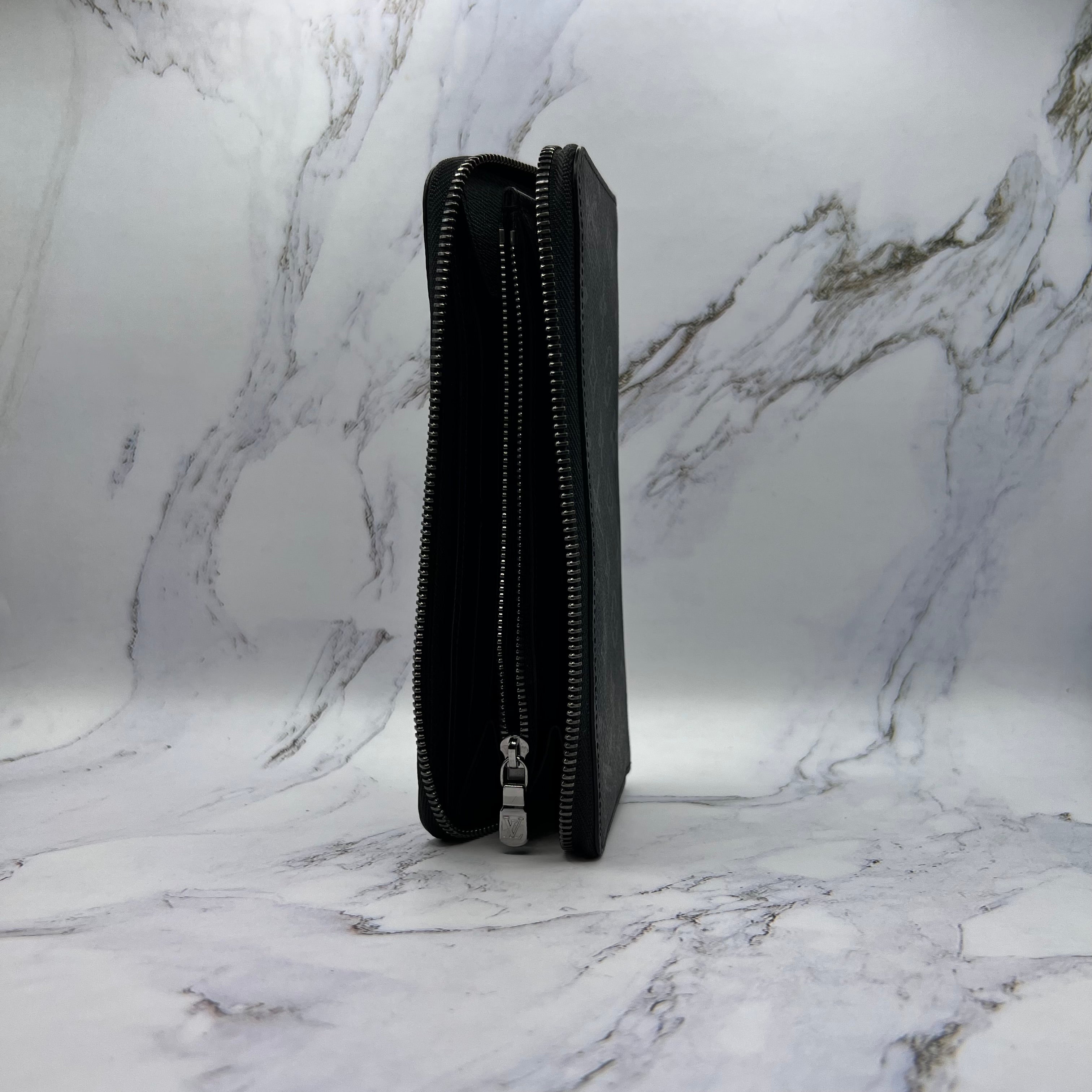 Louis Vuitton Zippy Organizer (Lightly Worn)