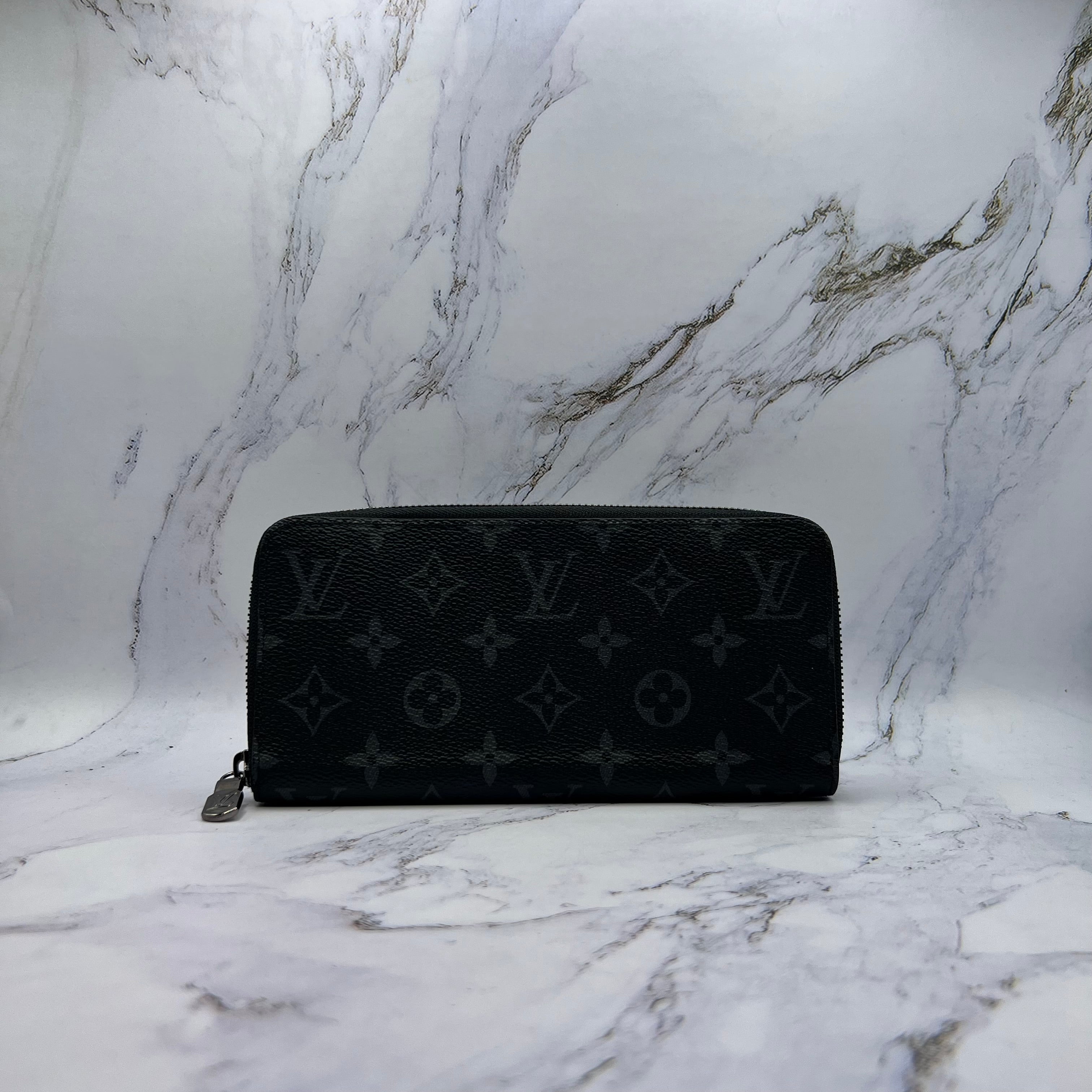 Louis Vuitton Zippy Organizer (Lightly Worn)