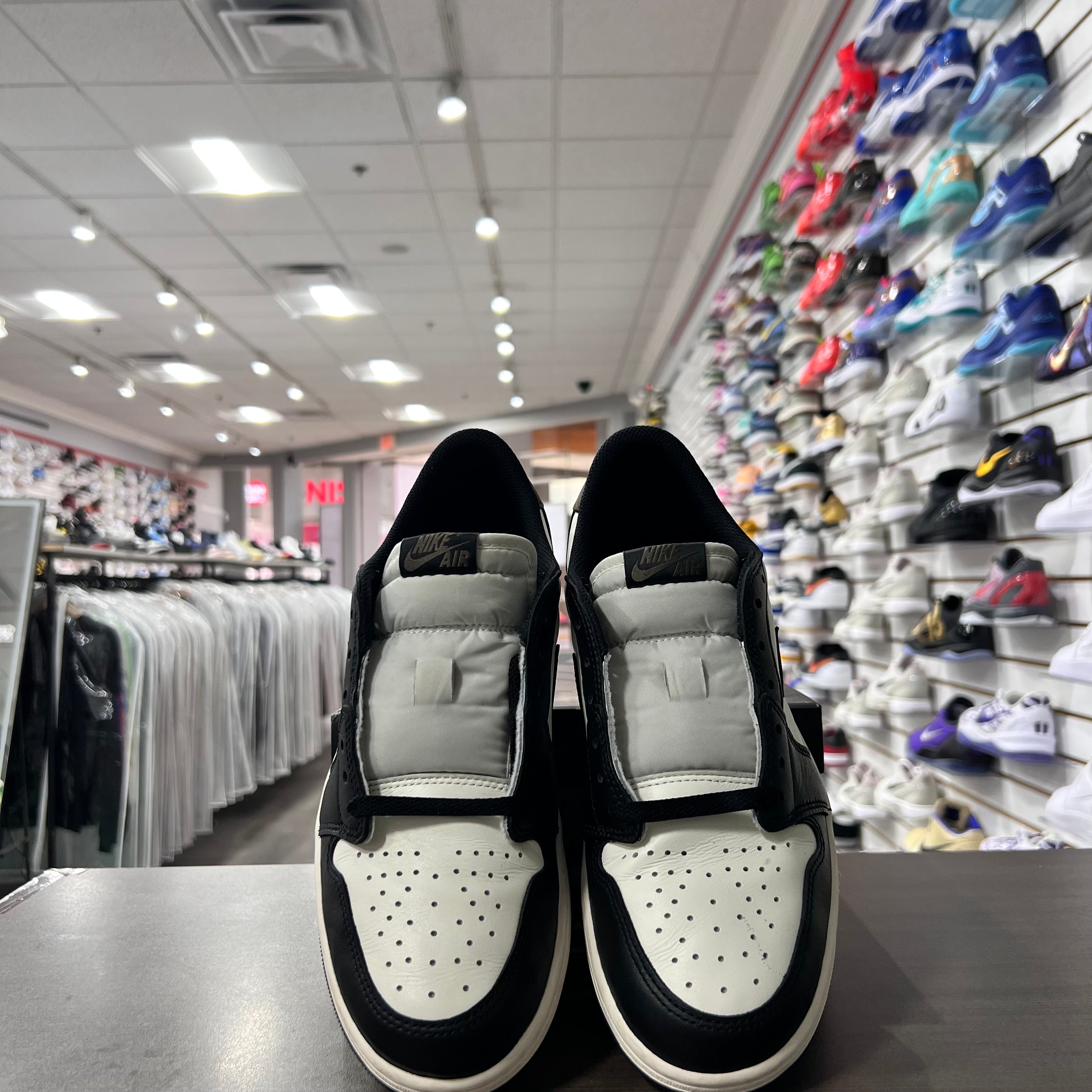 Jordan Retro 1 Low Og Mens Mocha (Lightly Worn)