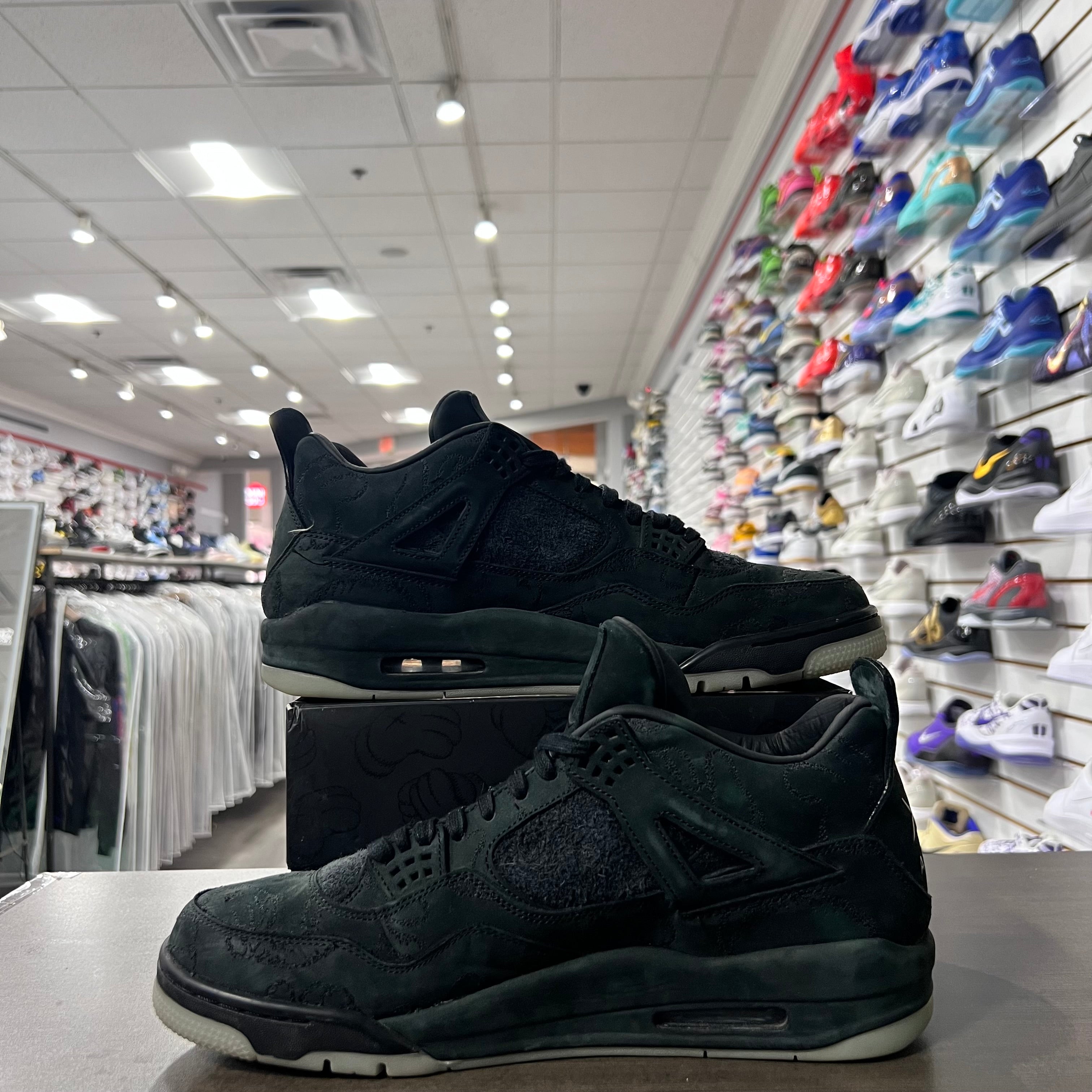 Jordan Retro 4 Mens Kaws Black (Lightly Worn)