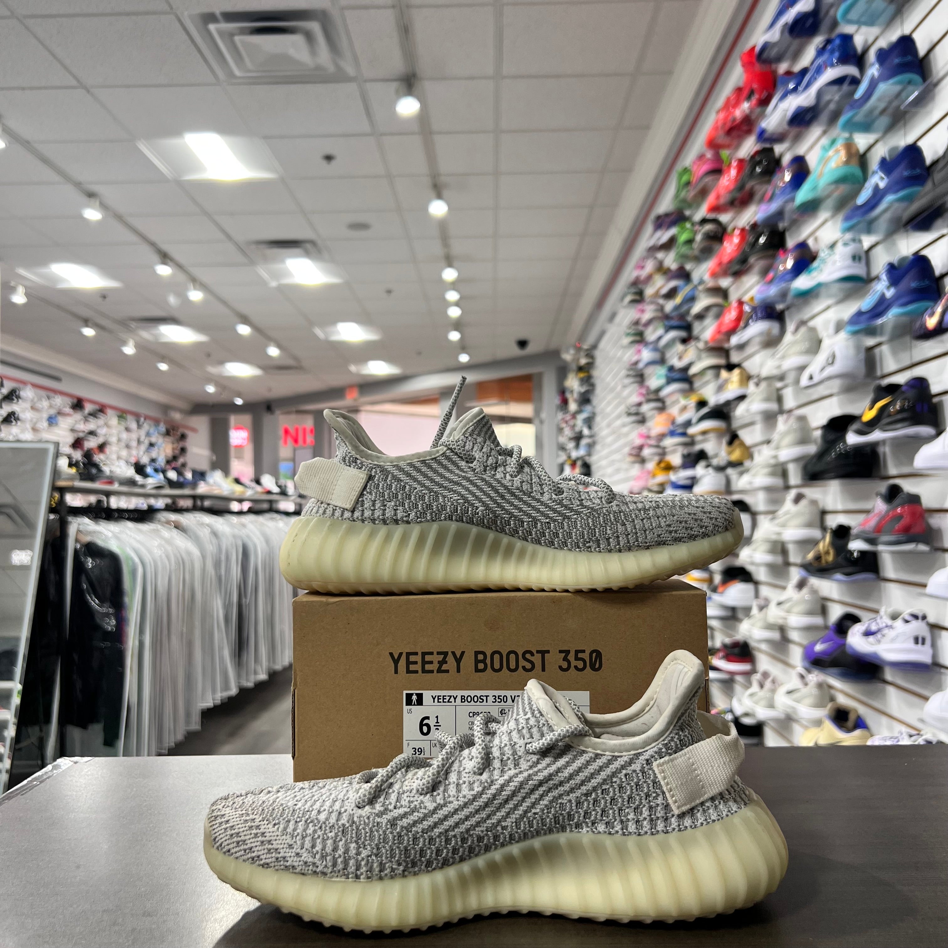 Yeezy 350 V2 Static Non Reflective White (Lightly Worn+Replacement Box)