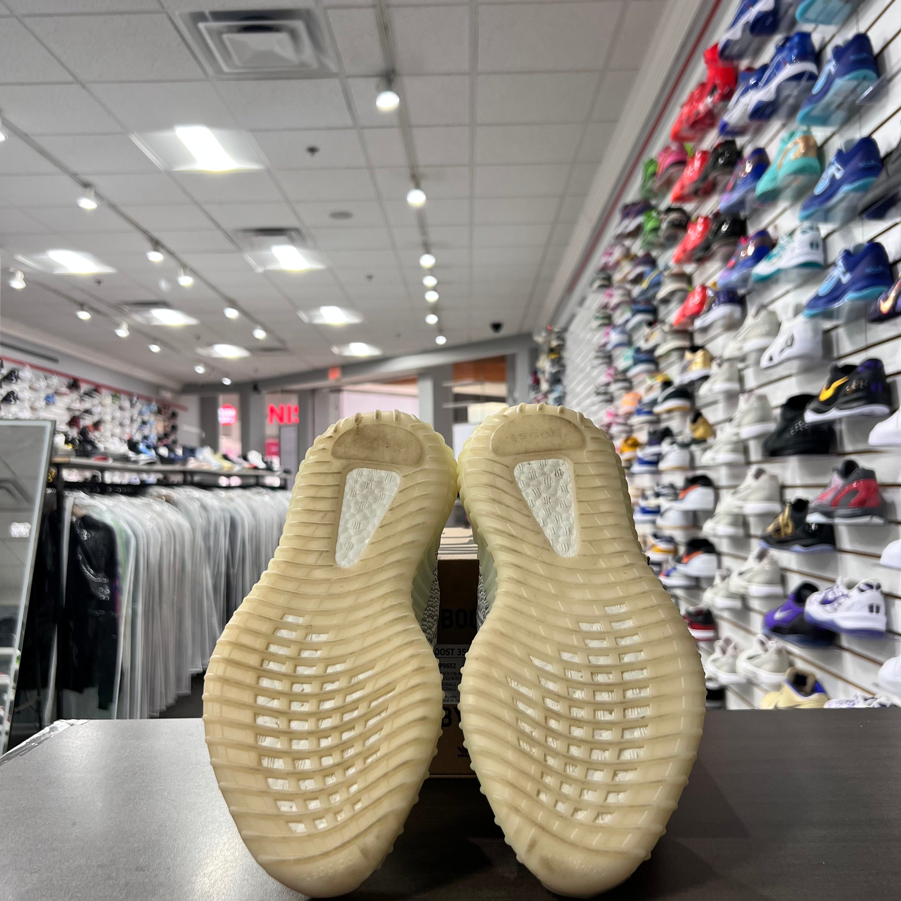 Yeezy 350 V2 Static Non Reflective White (Lightly Worn+Replacement Box)