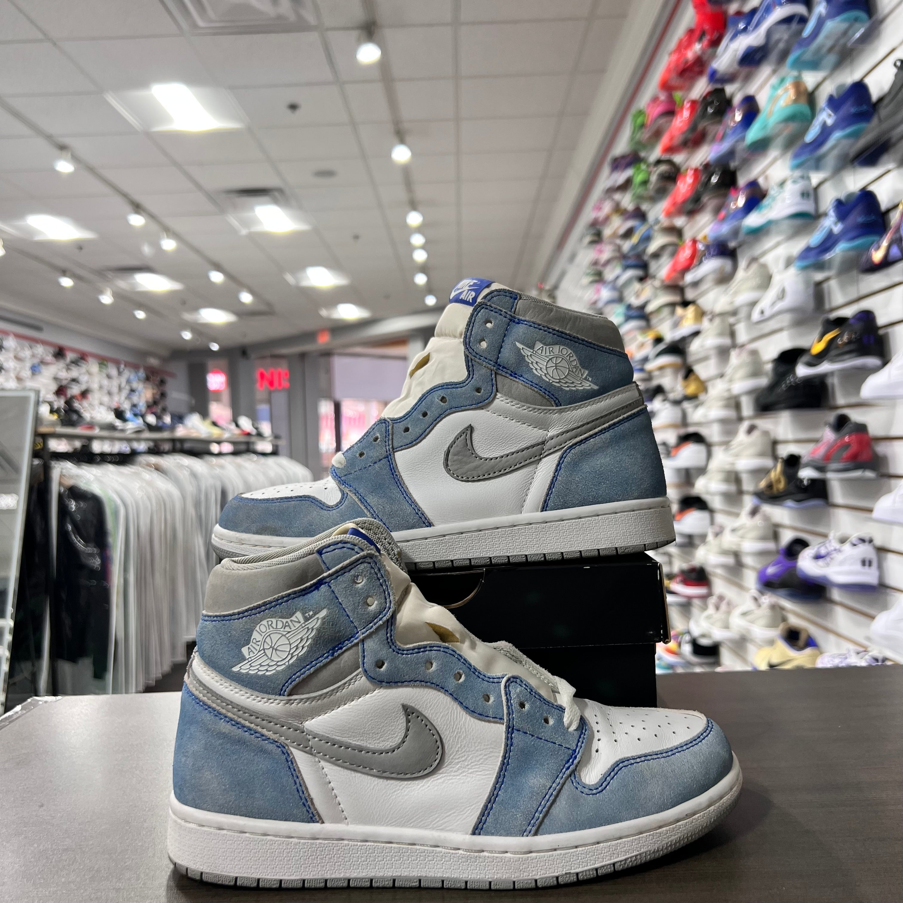 Jordan 1 Retro High Og Mens Hyper Royal (Lightly Worn+Replacement Box)