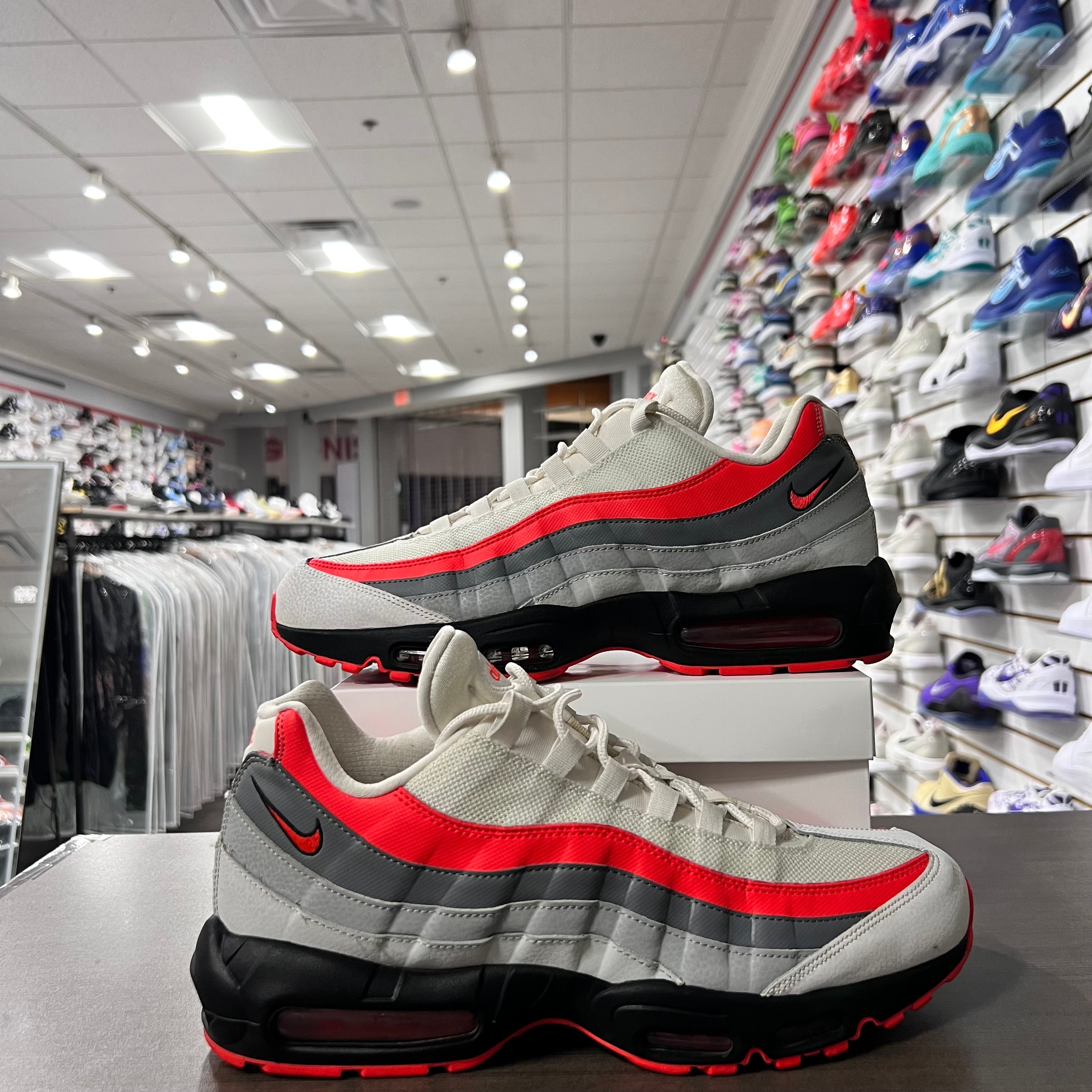 Nike Air Max 95 Mens Crimson Comet (Lightly Worn+Replacement Box)