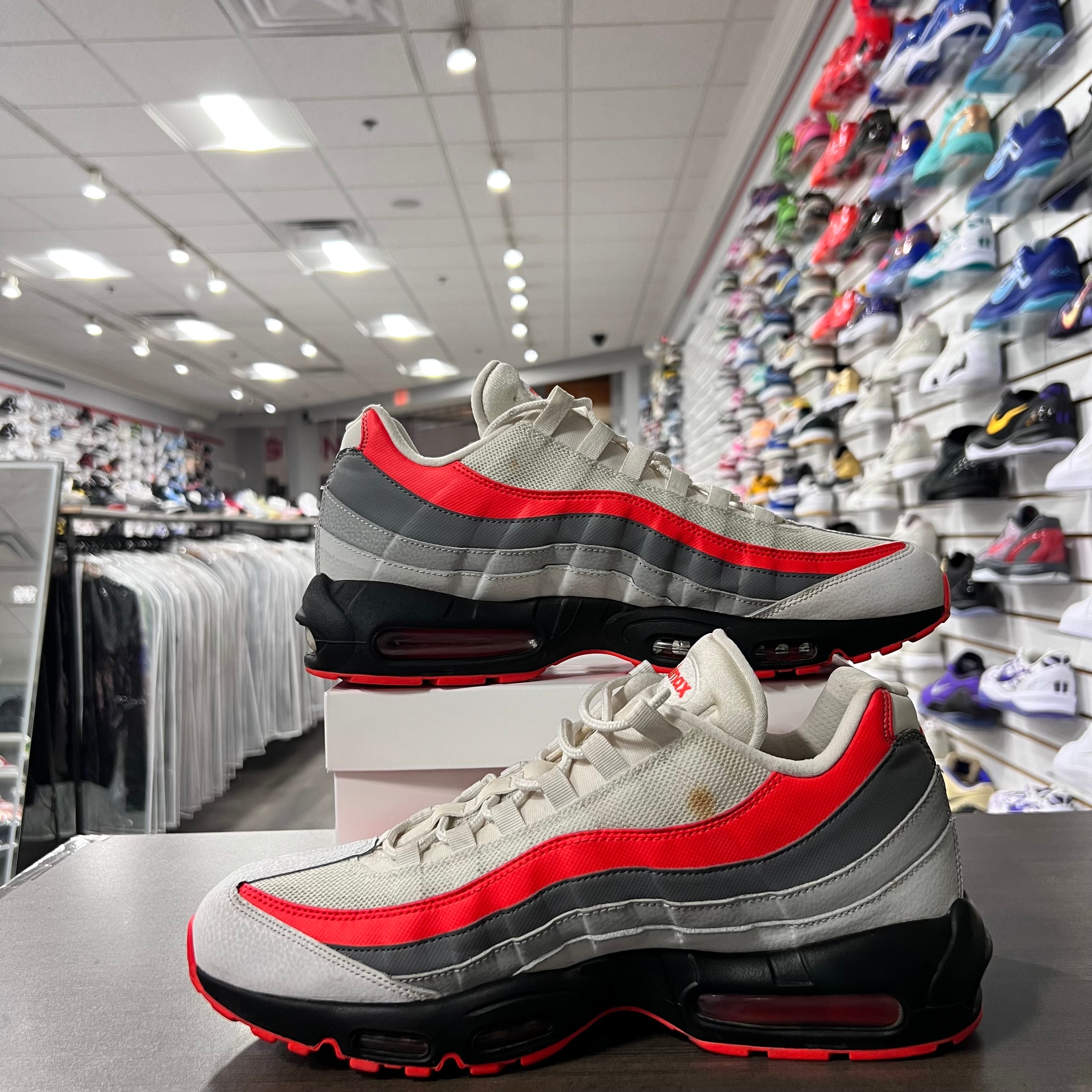 Nike Air Max 95 Mens Crimson Comet (Lightly Worn+Replacement Box)