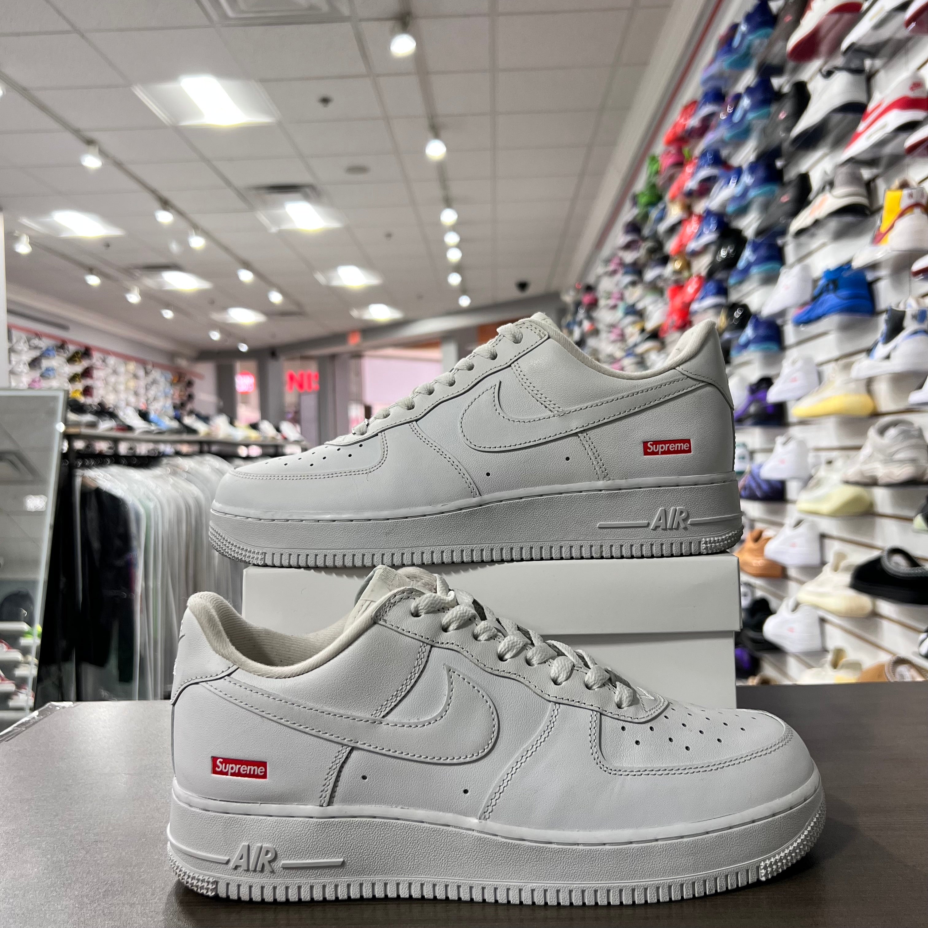 Nike Air Force X Supreme White (Lightly Worn+Replacement Box)