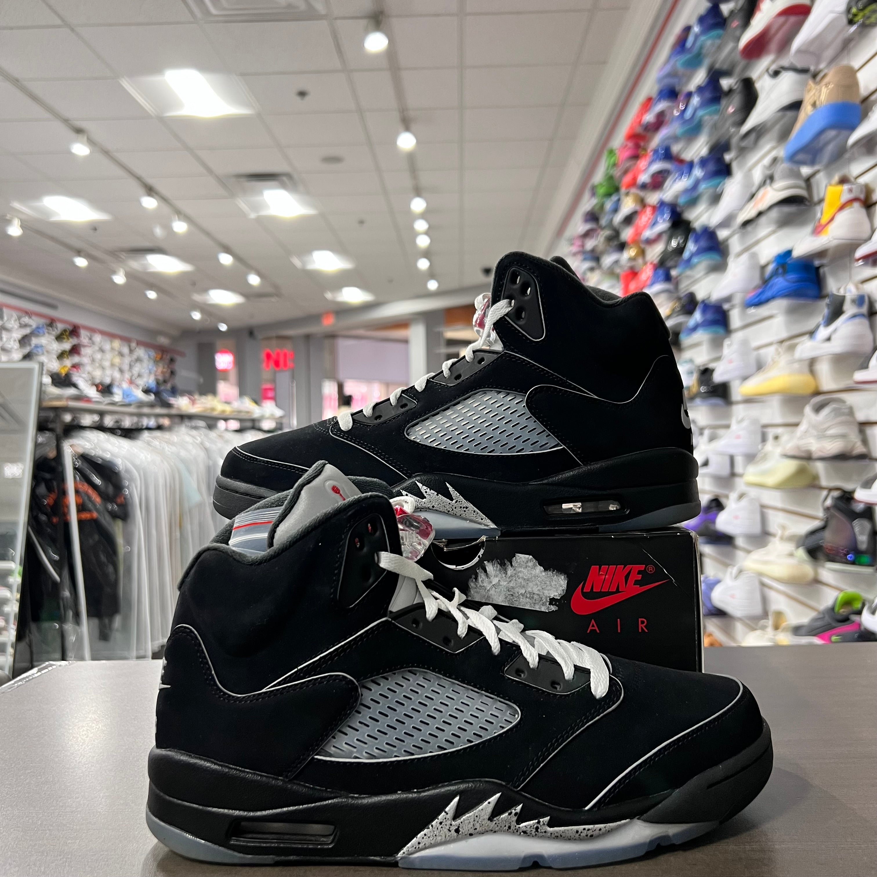 Jordan Retro 5 Mens Black Metallic Reimagined (Lightly Worn)