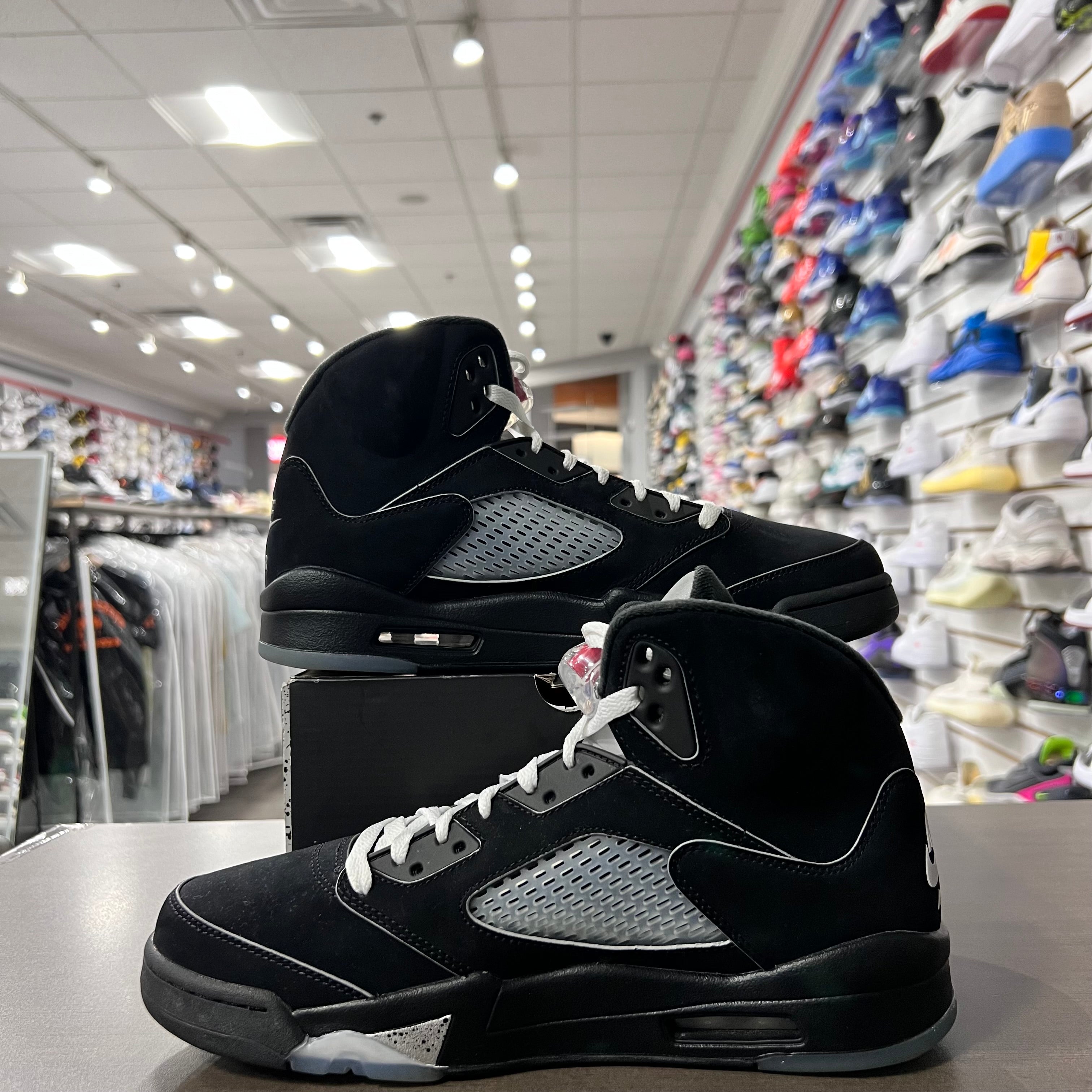 Jordan Retro 5 Mens Black Metallic Reimagined (Lightly Worn)