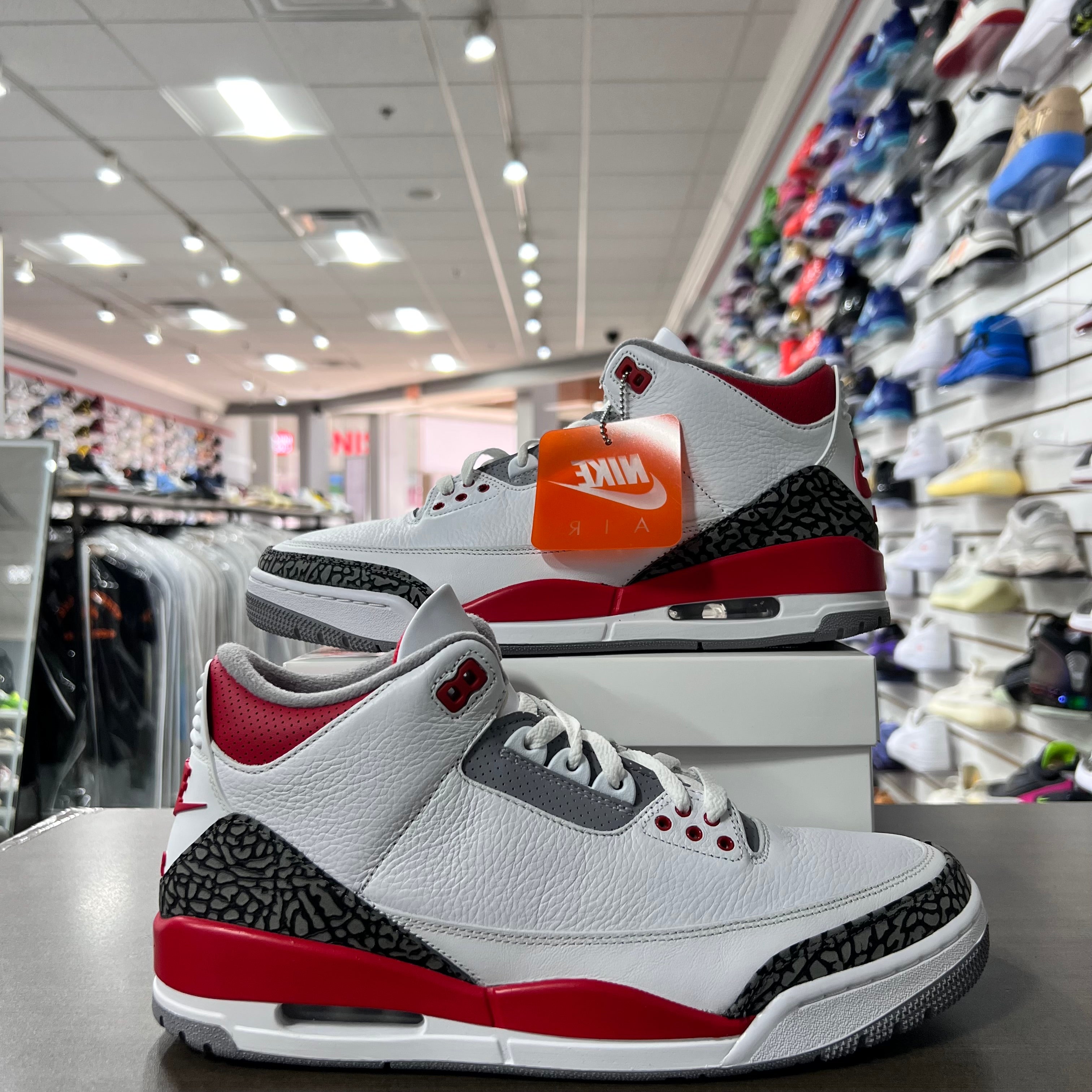 Jordan Retro 3 Mens Fire Red (Lightly Worn+Replacement Box)