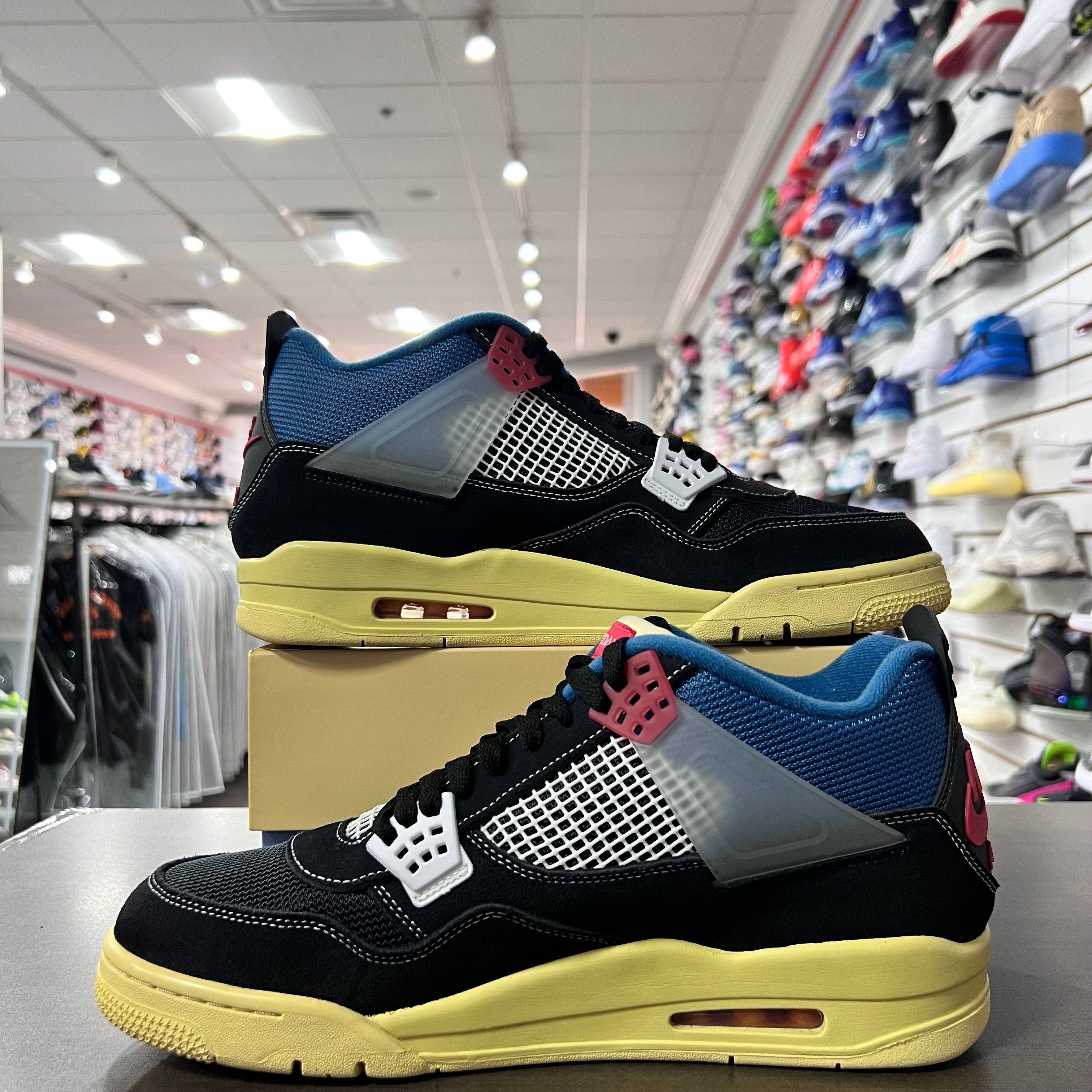 Jordan Retro 4 Mens Union Noir (Lightly Worn)