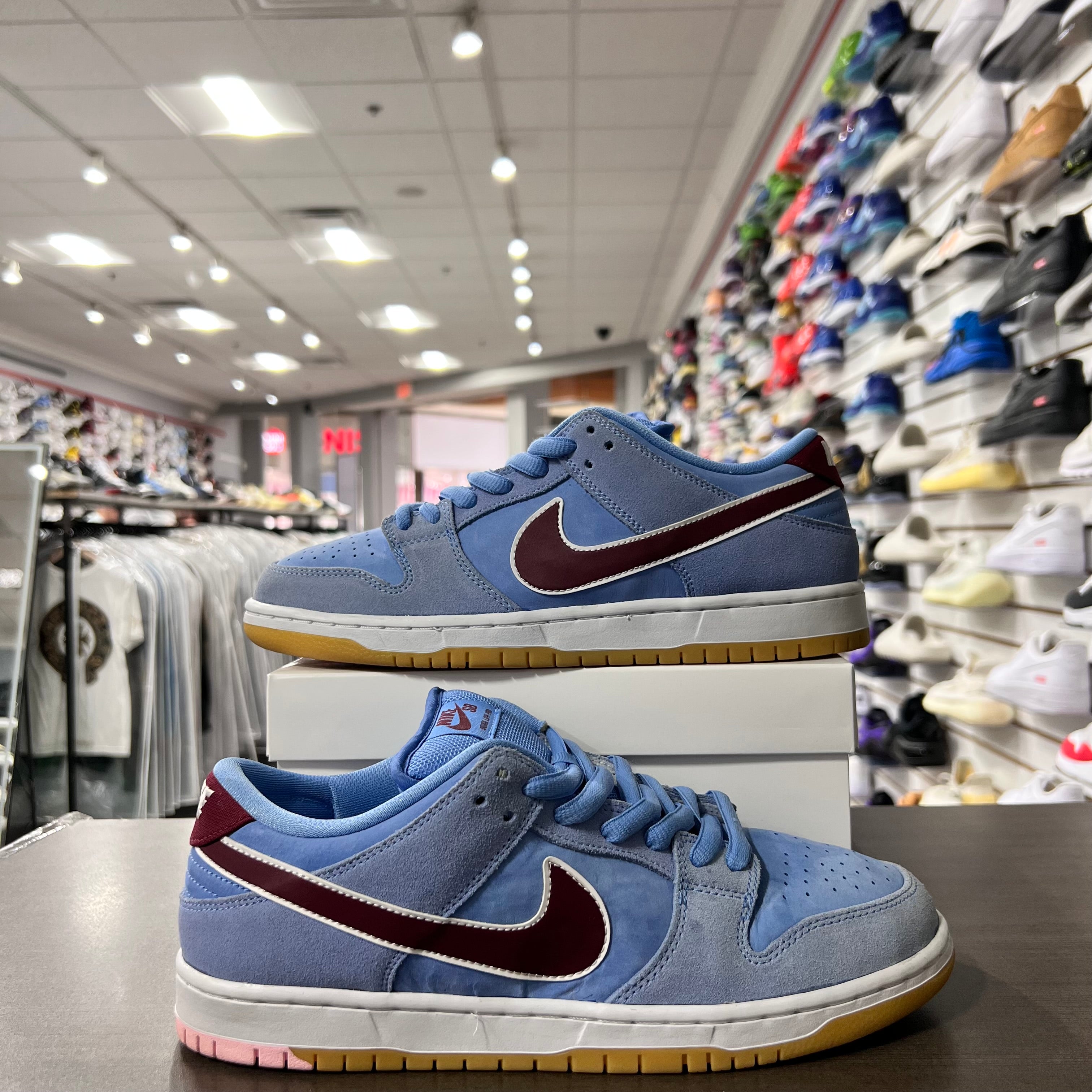 Nike SB Dunk Low Philadelphia Phillies (Lightly Worn+Replacement Box)