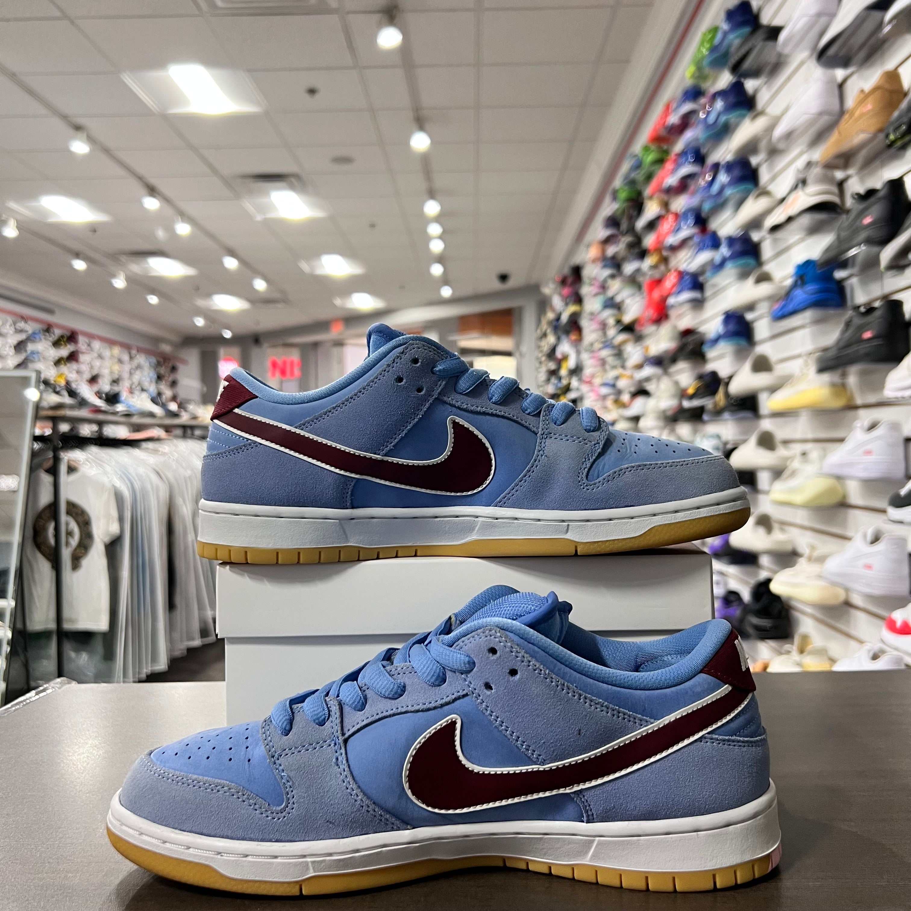 Nike SB Dunk Low Philadelphia Phillies (Lightly Worn+Replacement Box)