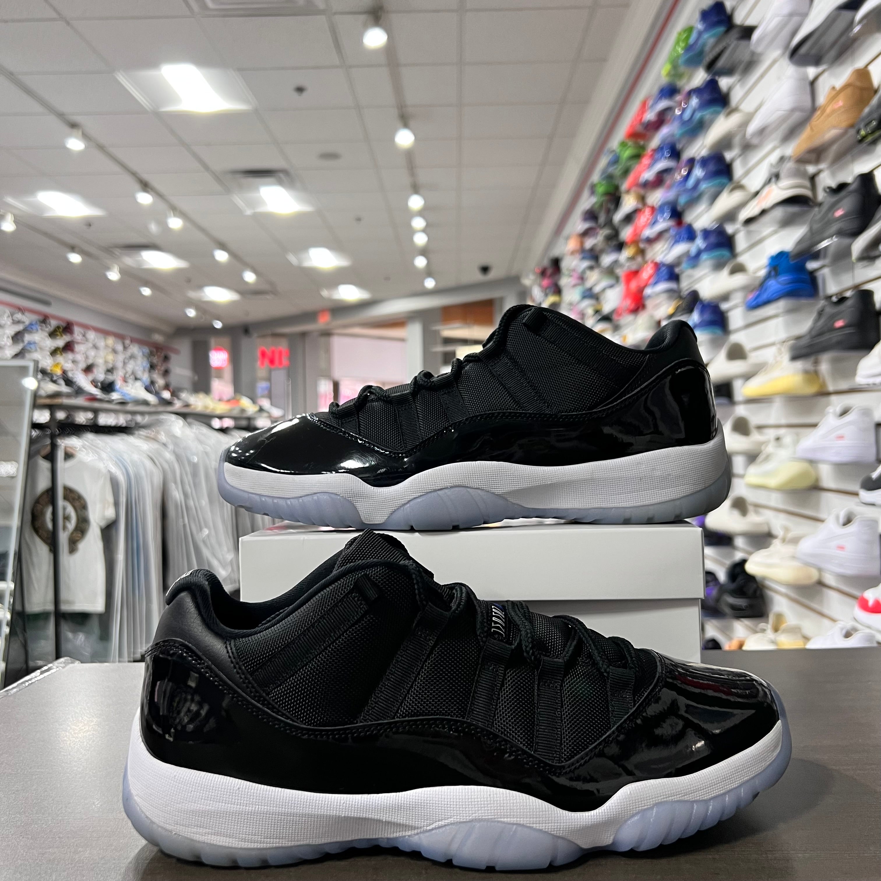 Jordan Retro 11 Low Mens Space Jam (Lightly Worn)