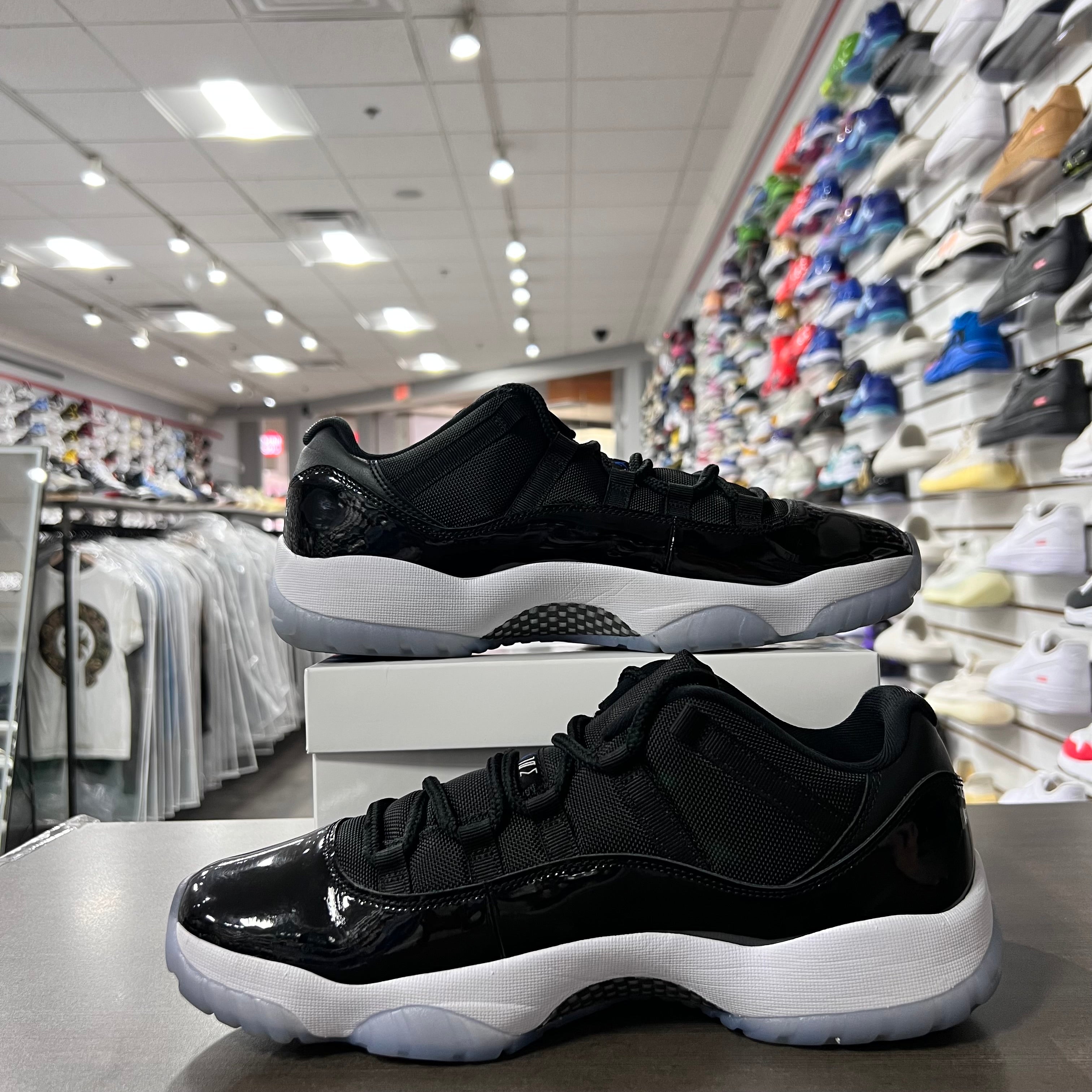 Jordan Retro 11 Low Mens Space Jam (Lightly Worn)
