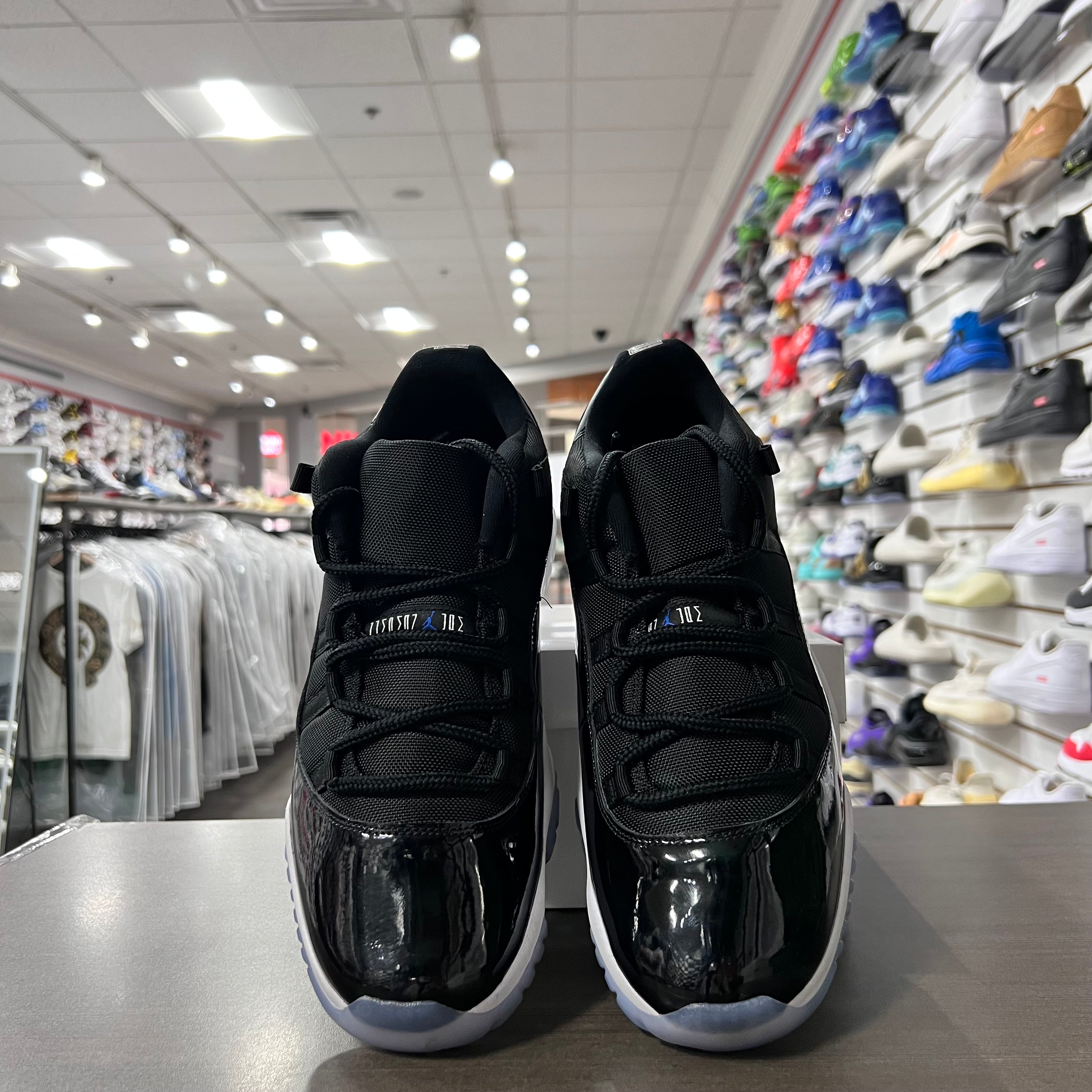 Jordan Retro 11 Low Mens Space Jam (Lightly Worn)