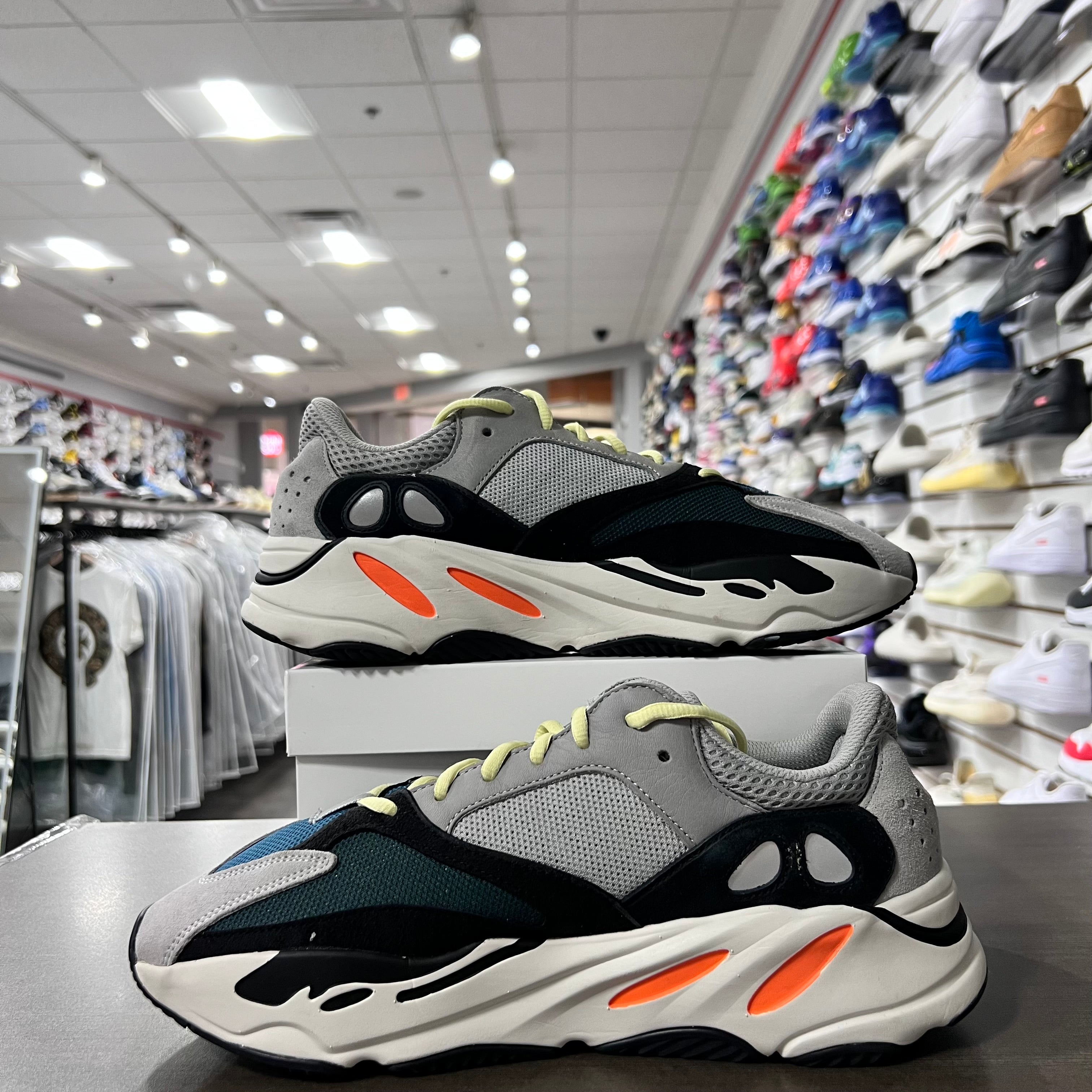 Yeezy 700 Wave Runner (Lightly Worn+Replacement Box)
