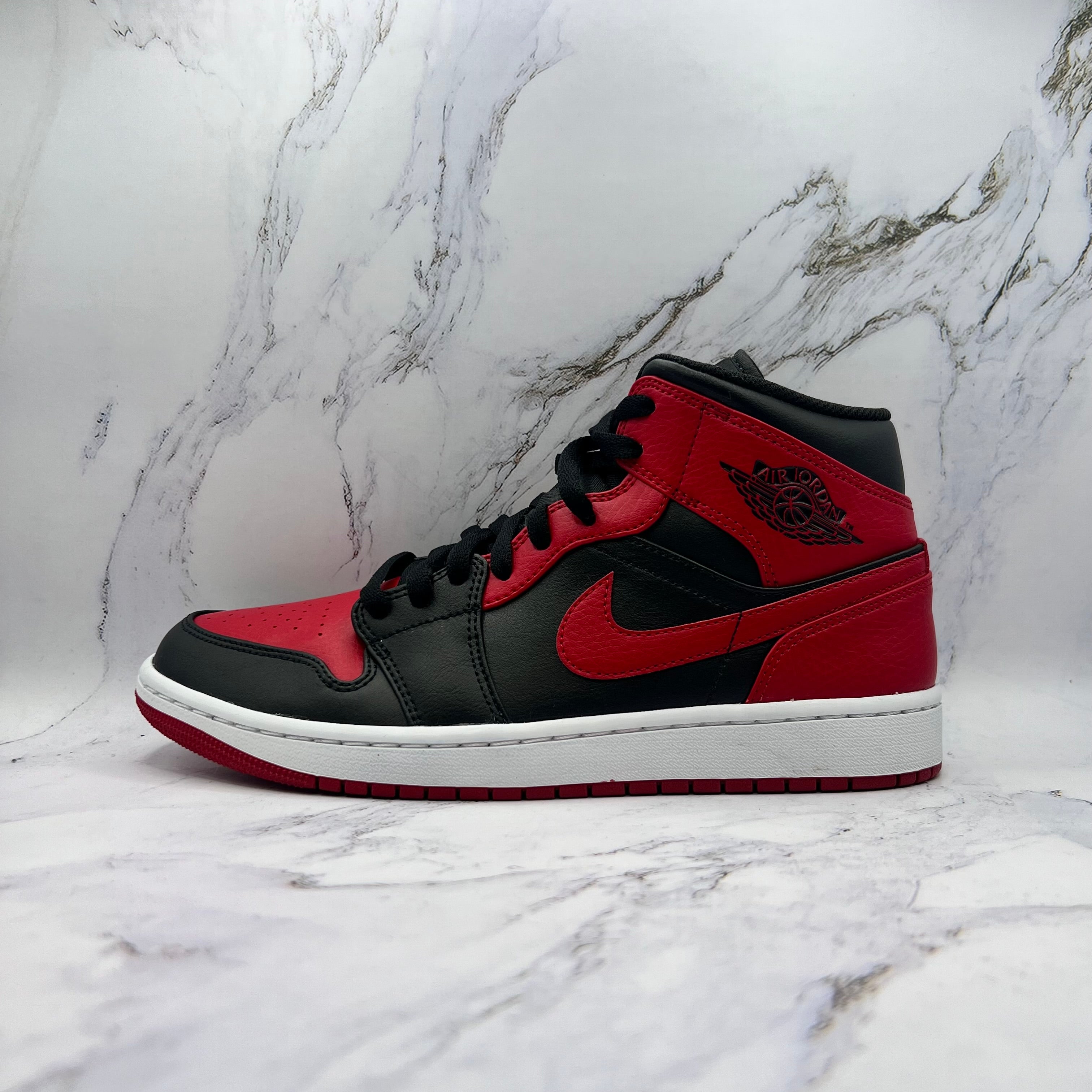 Jordan 1 Mid Mens Banned (Replacement Box)