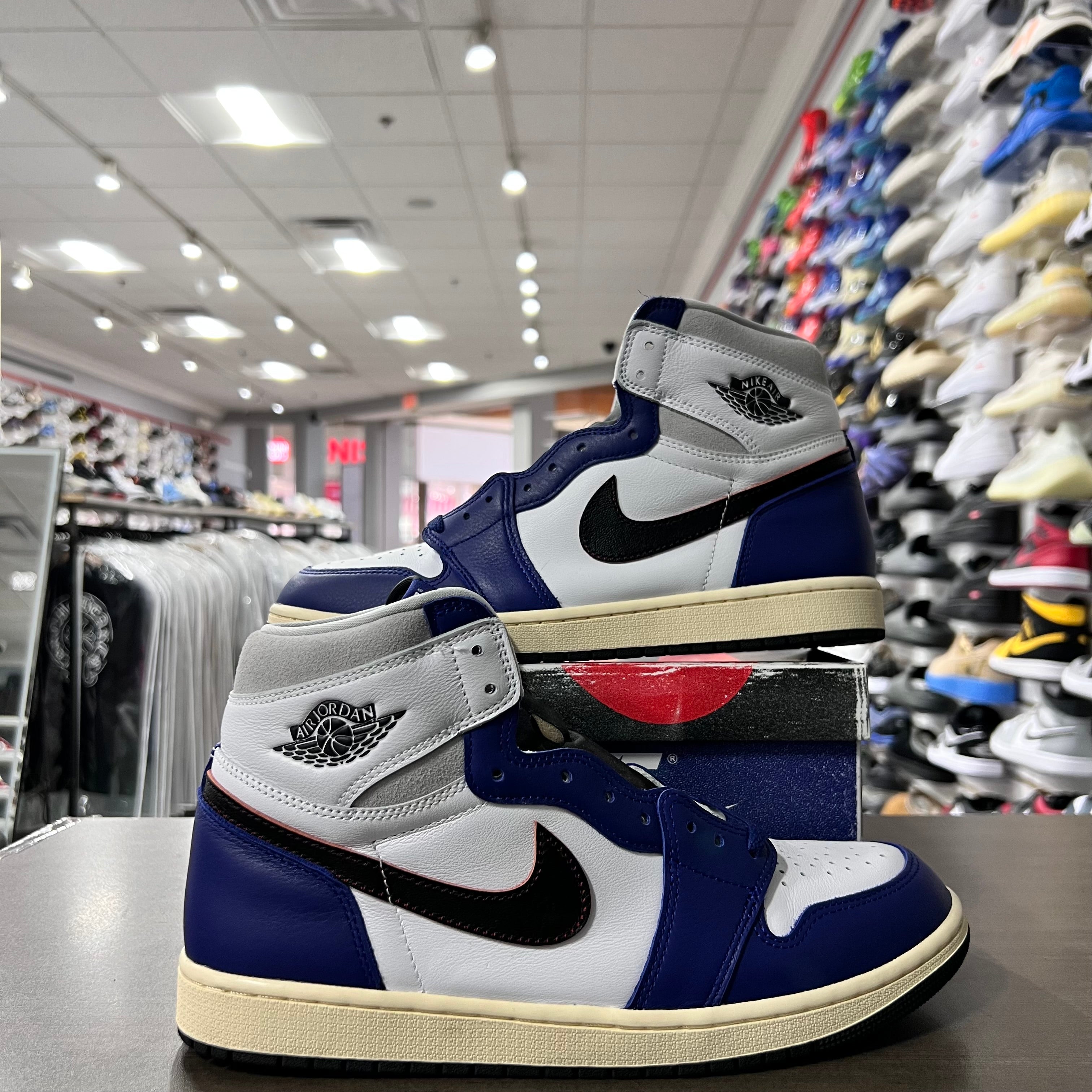 Jordan 1 Retro High Mens OG Rare Air (Lightly Worn)