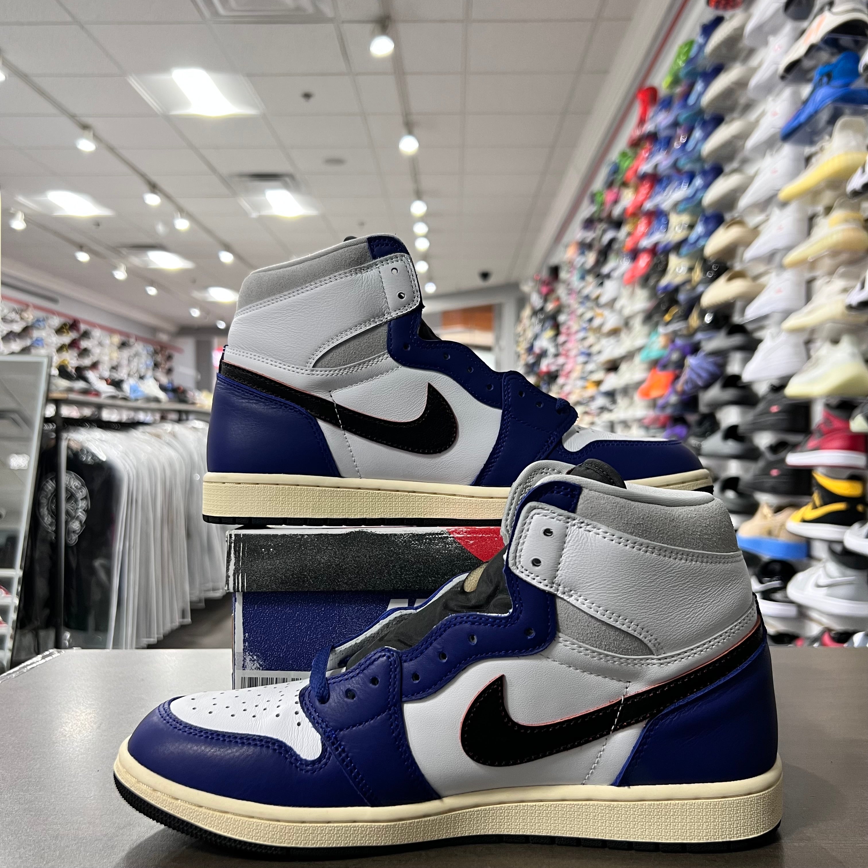Jordan 1 Retro High Mens OG Rare Air (Lightly Worn)
