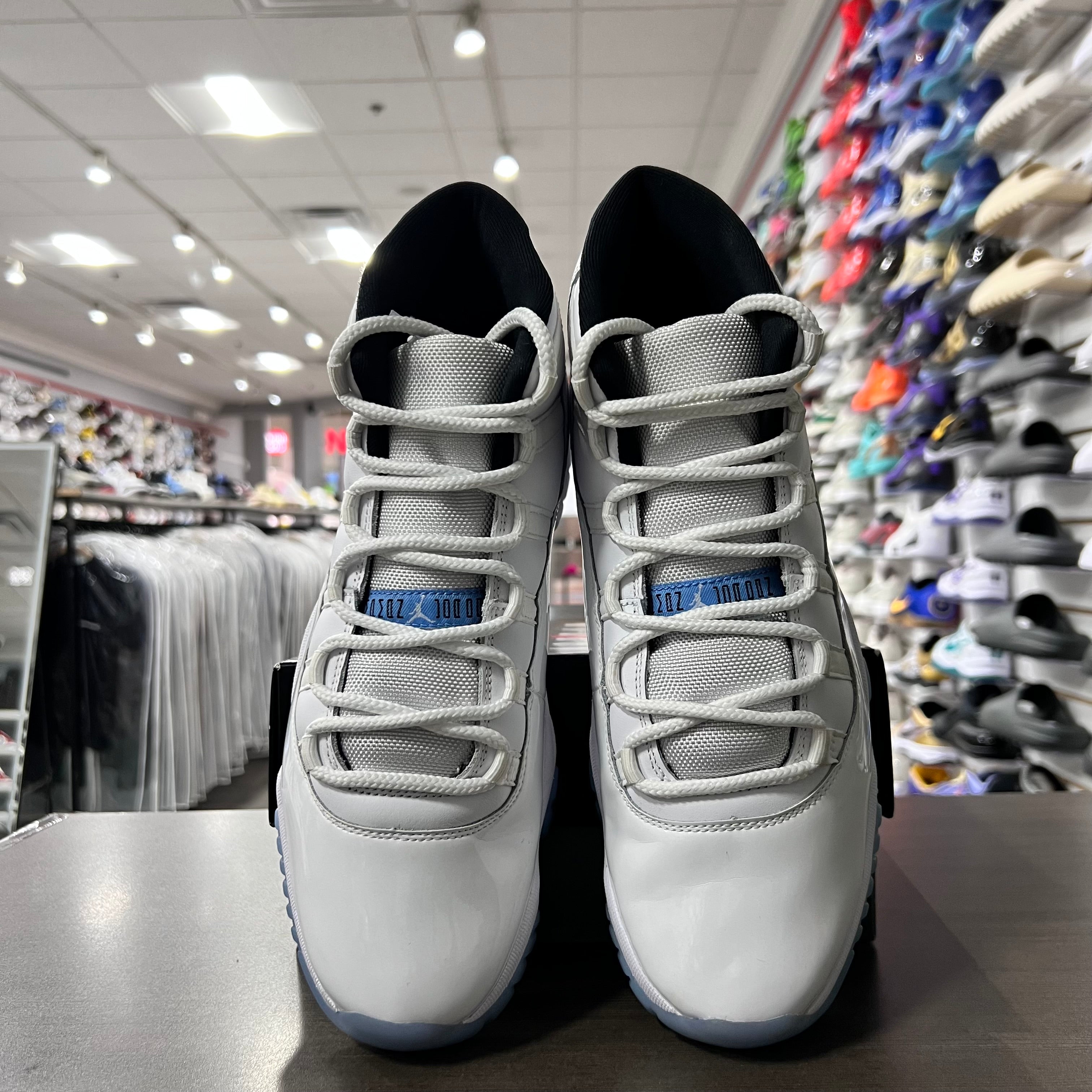 Jordan Retro 11 Mens Legend Blue 2024(Lightly Worn)