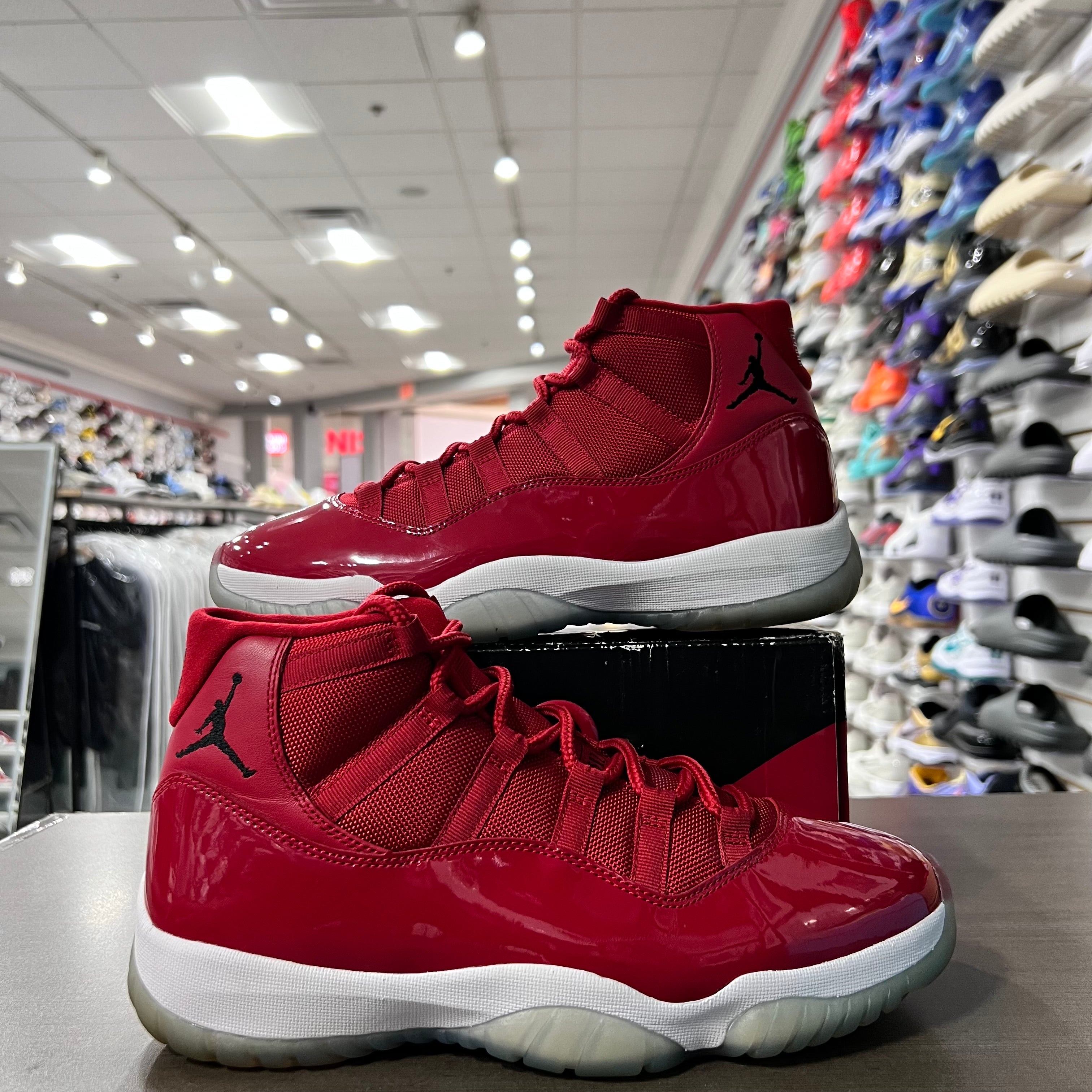 Jordan Retro 11 Mens Win Like 96 (Lightly Worn)