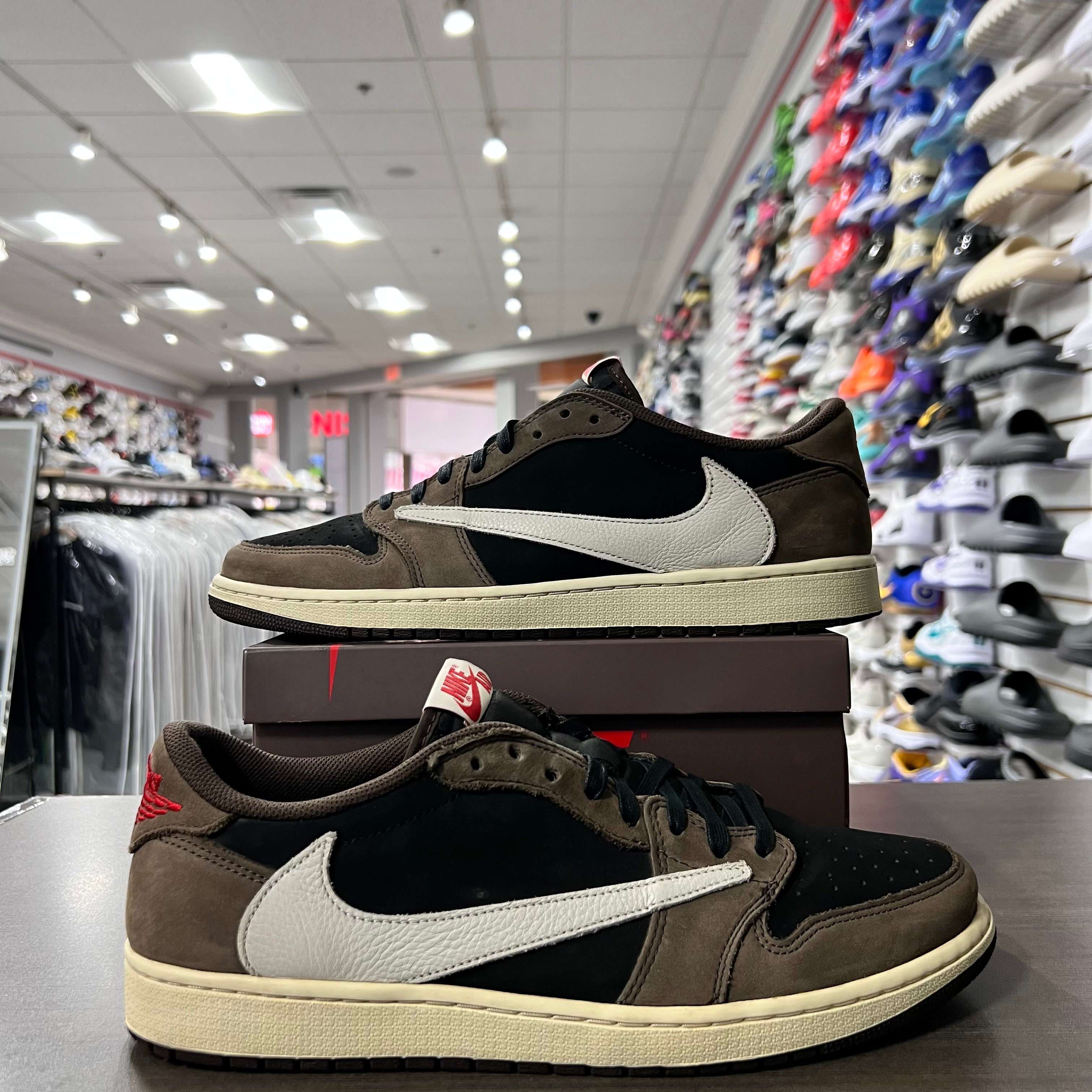 Jordan 1 Retro Low OG SP Travis Scott Mocha (Lightly Worn)