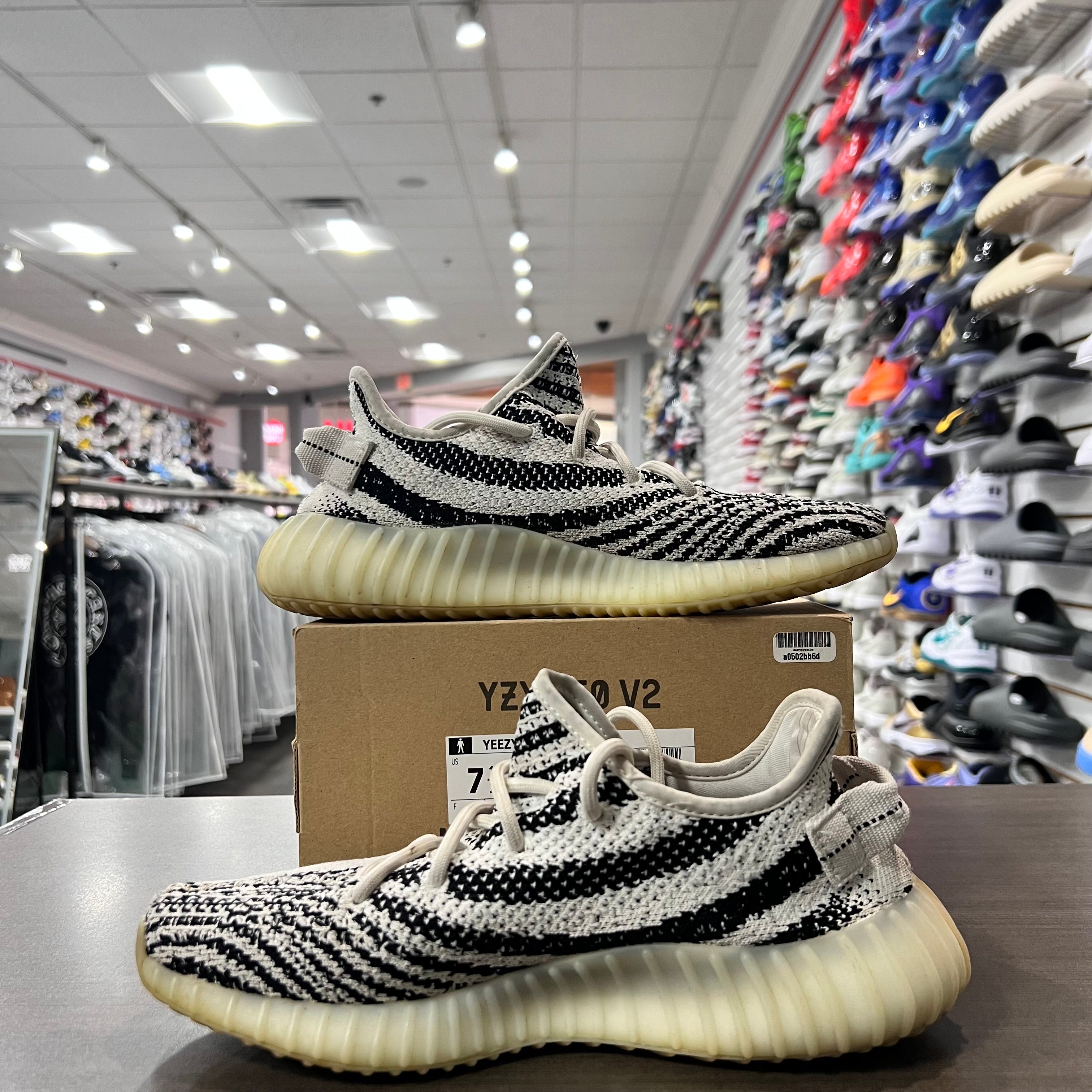 Yeezy 350 V2 Zebra (Lightly Worn)