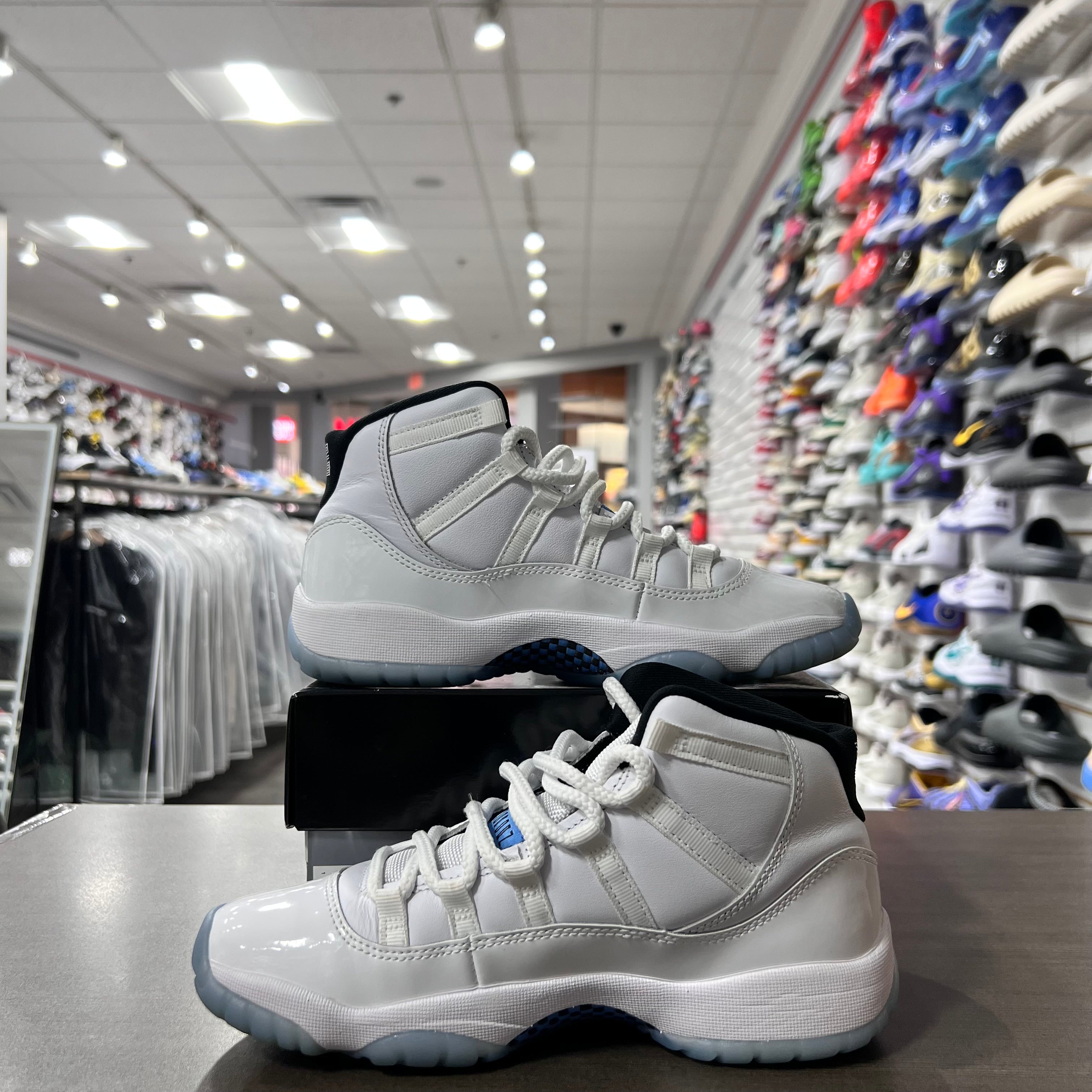Jordan Retro 11 Gs Legend Blue (Lightly Worn)