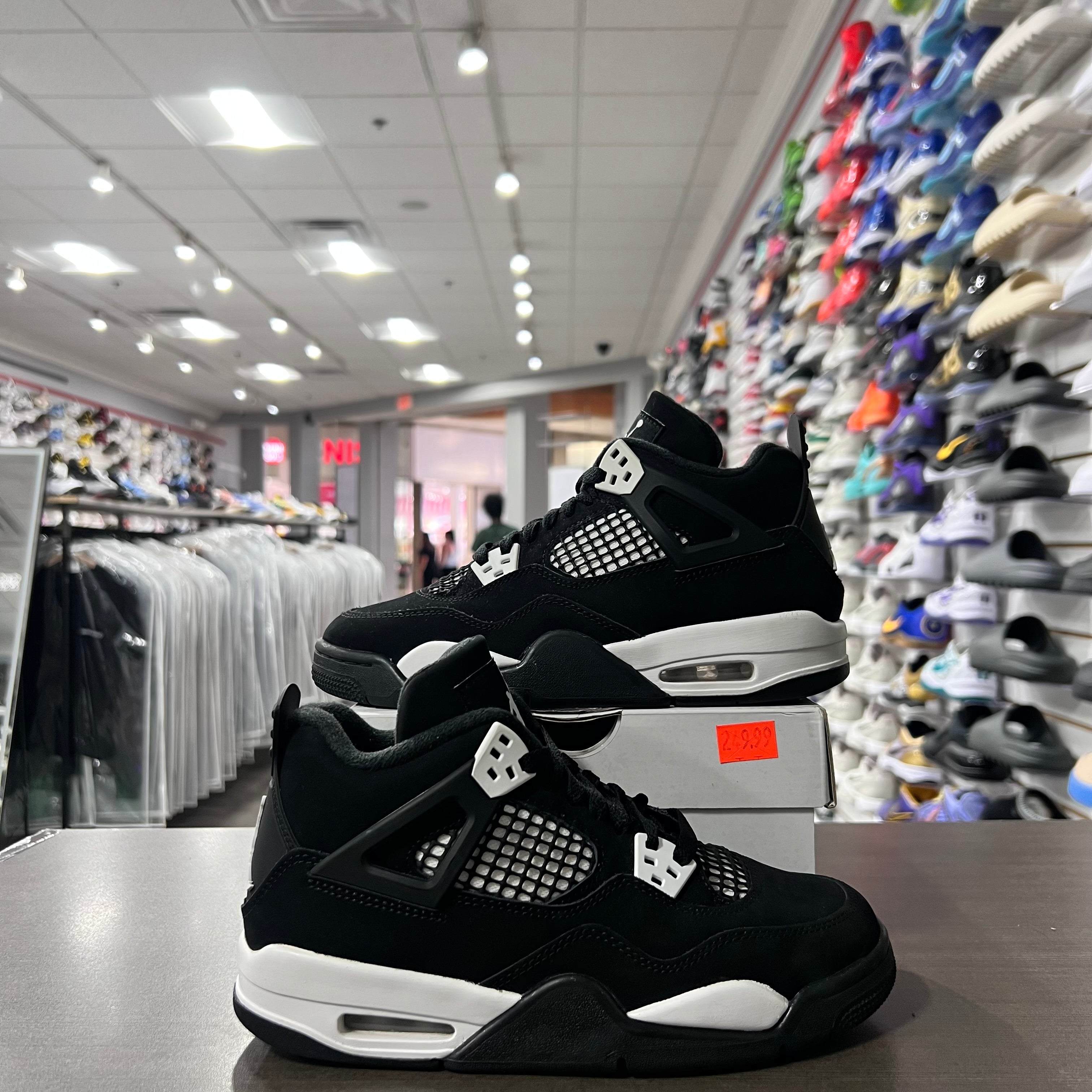Jordan Retro 4 Gs White Thunder (Lightly Worn)