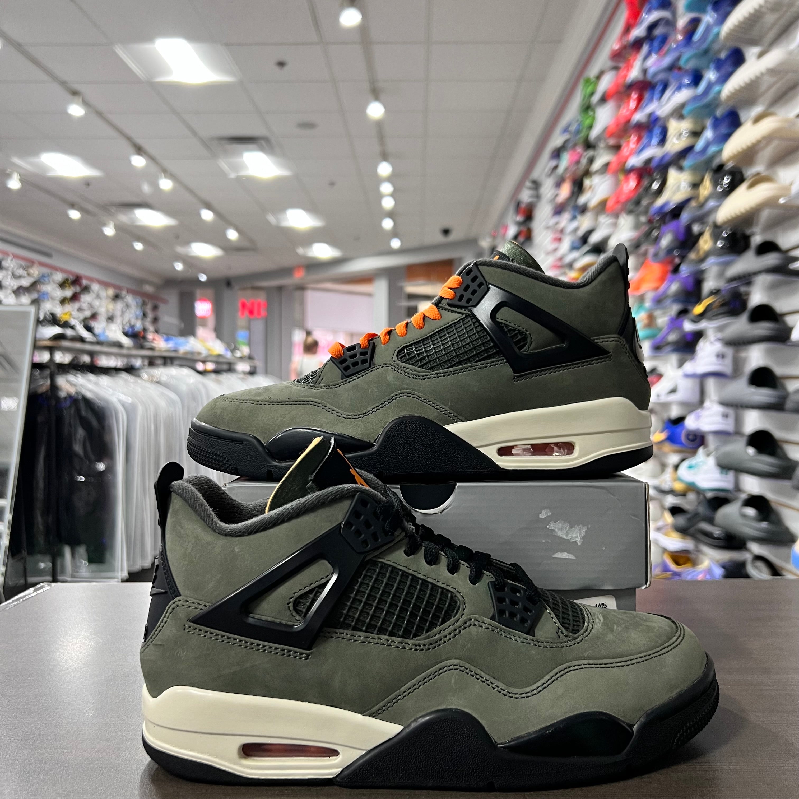Jordan Retro 4 Mens Undefeated (Lightly Worn)