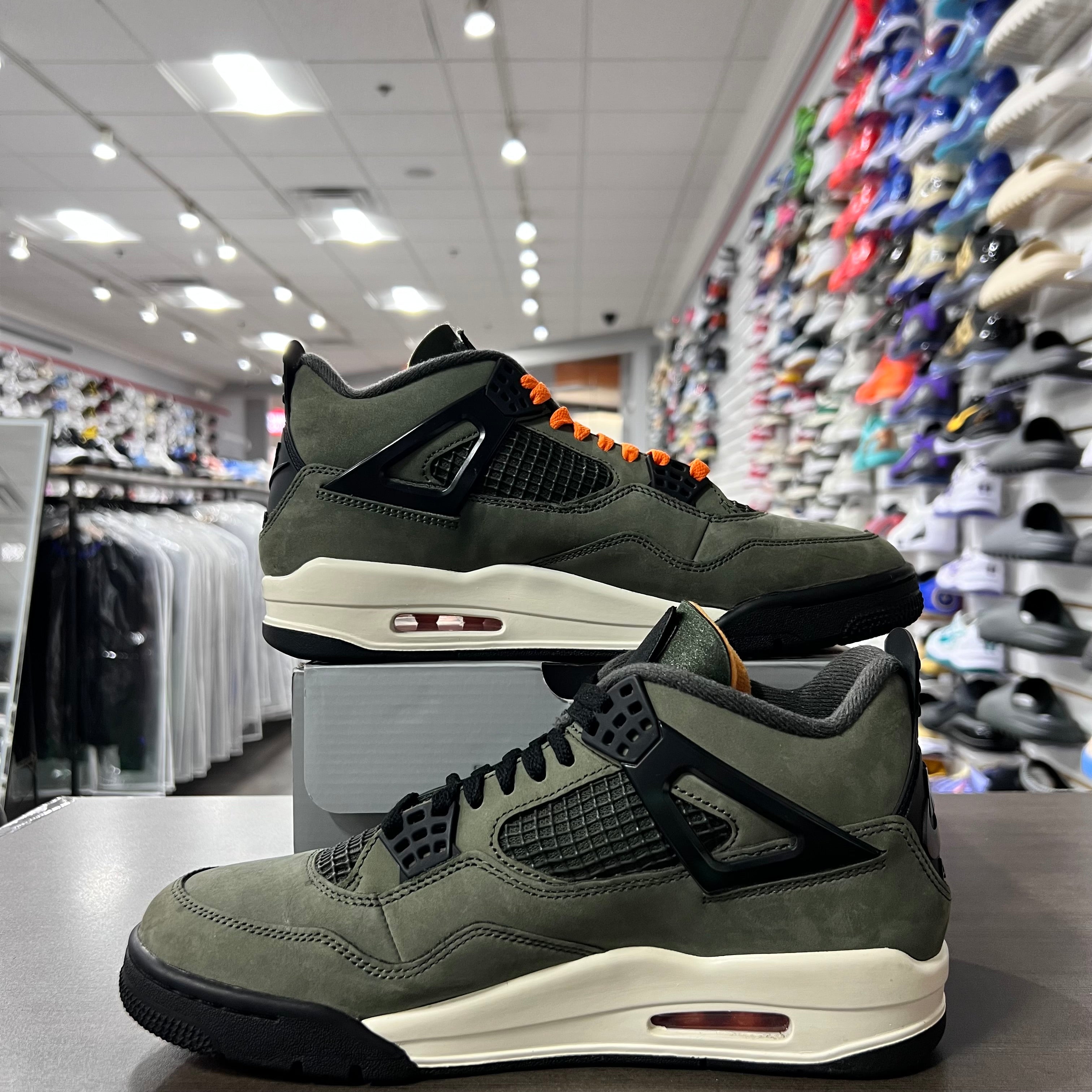 Jordan Retro 4 Mens Undefeated (Lightly Worn)