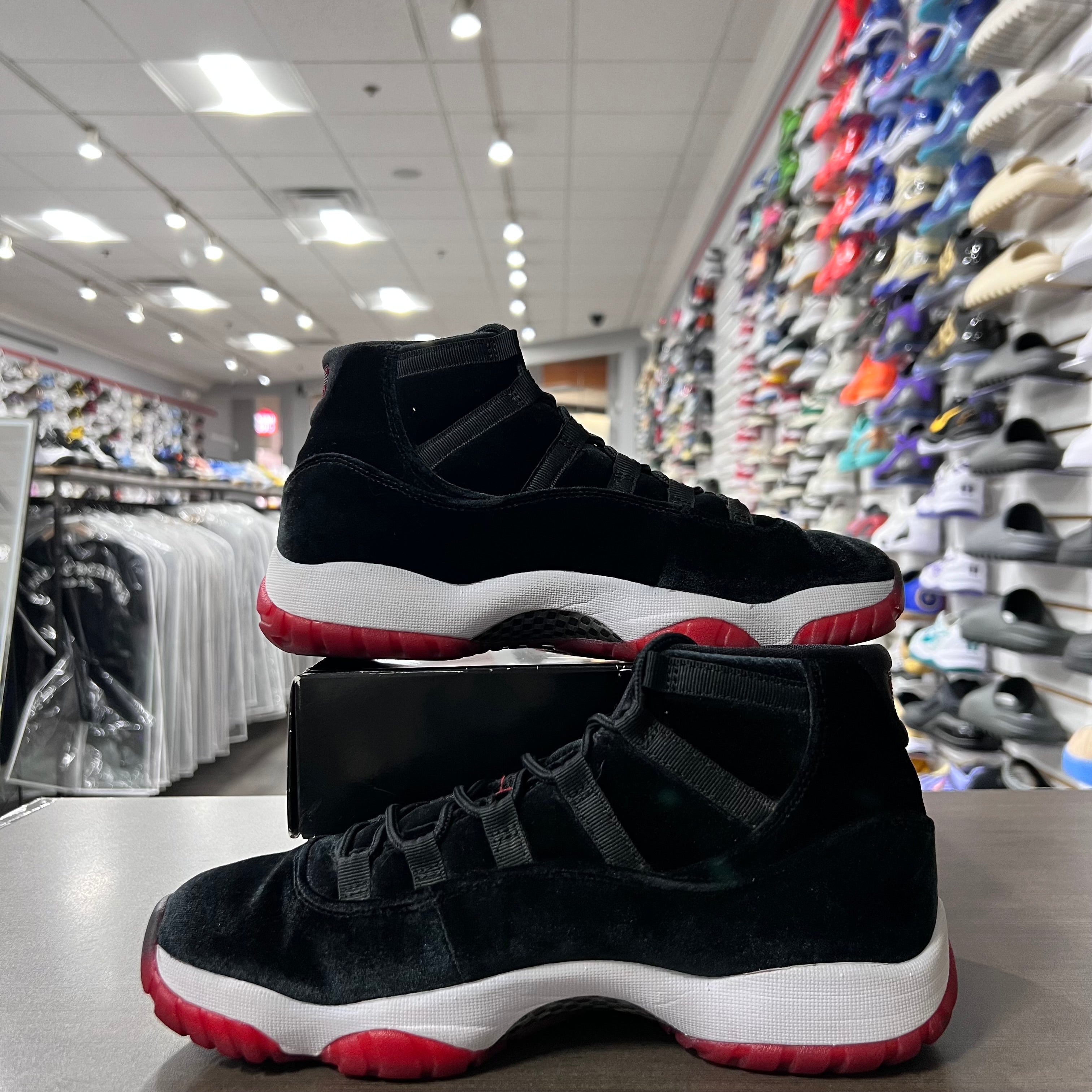Jordan Retro 11 Womens Bred Velvet (Lightly Worn)