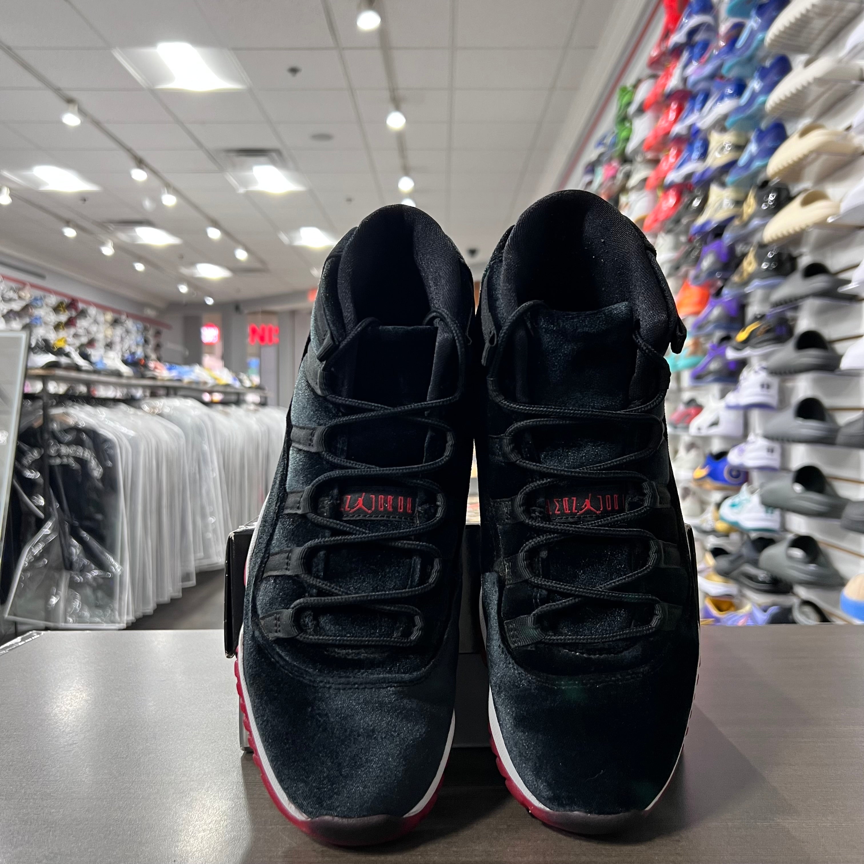 Jordan Retro 11 Womens Bred Velvet (Lightly Worn)